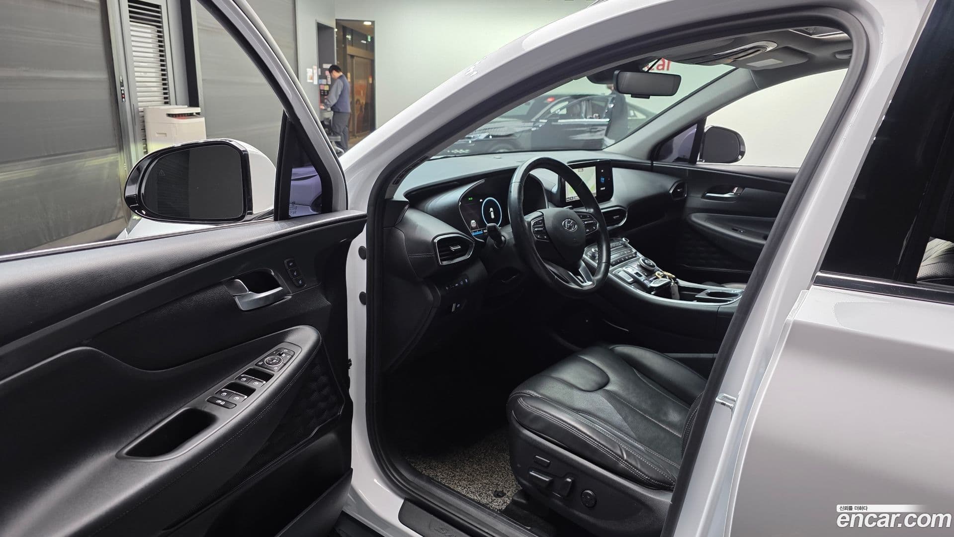 Main__Slider__Photo:Santafe Hyundai 2020.7-9