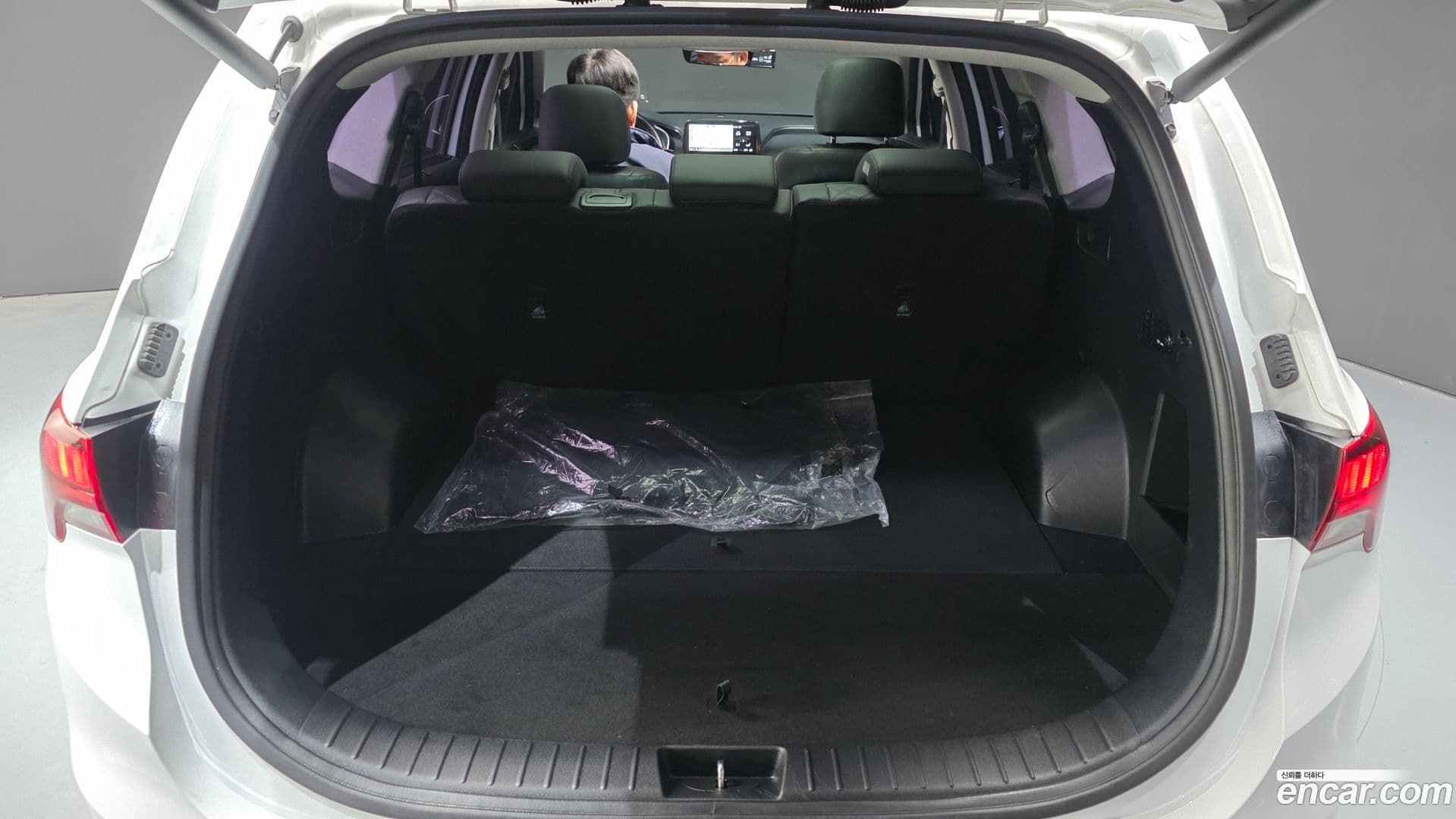 Main__Slider__Photo:Santafe Hyundai 2020.7-32