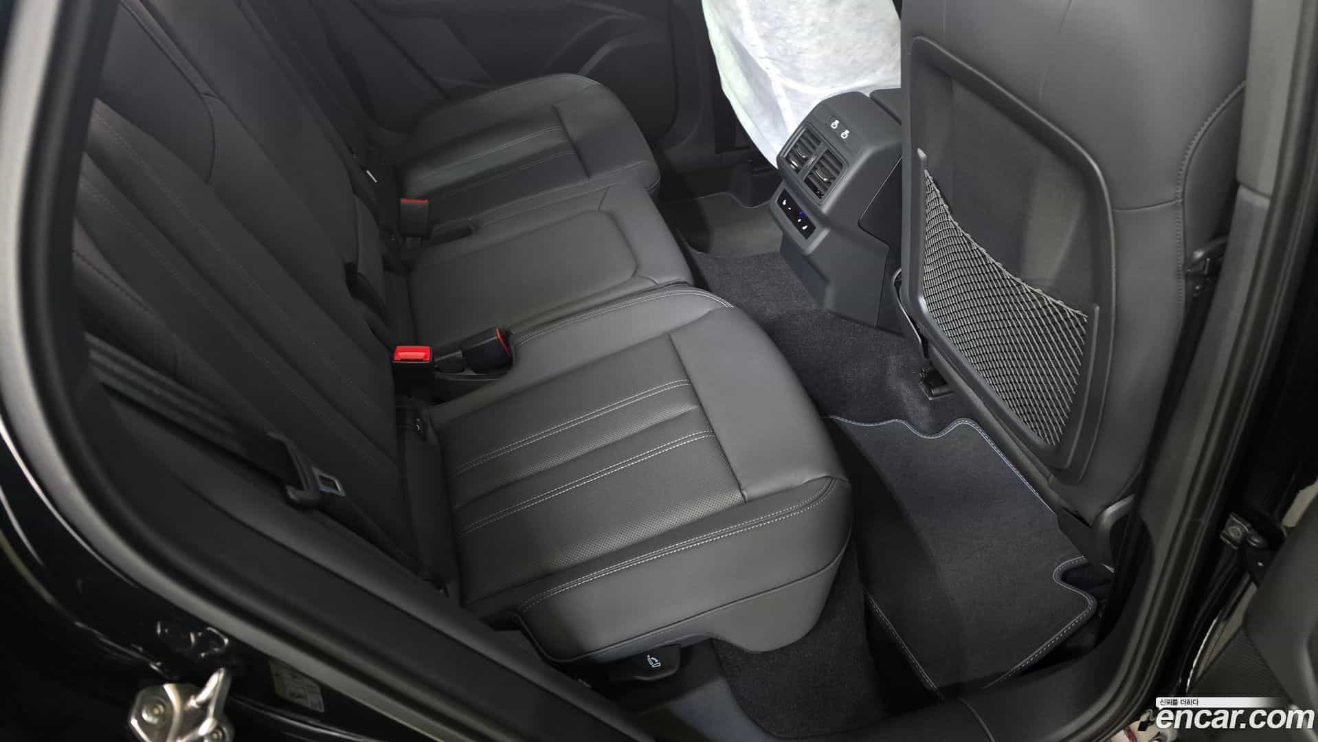 Q5 Audi 2025.11-INNER-010