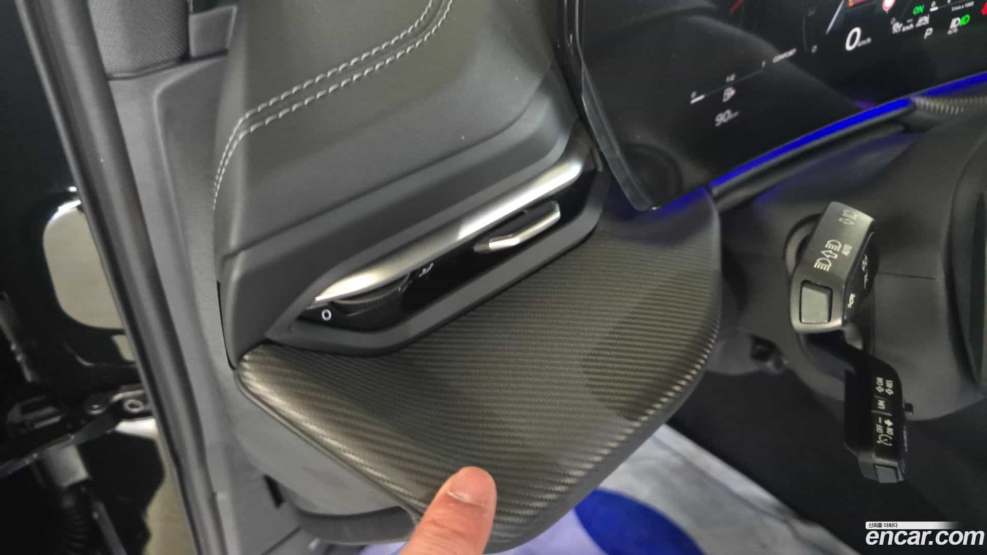 Q5 Audi 2025.11-OPTION-015