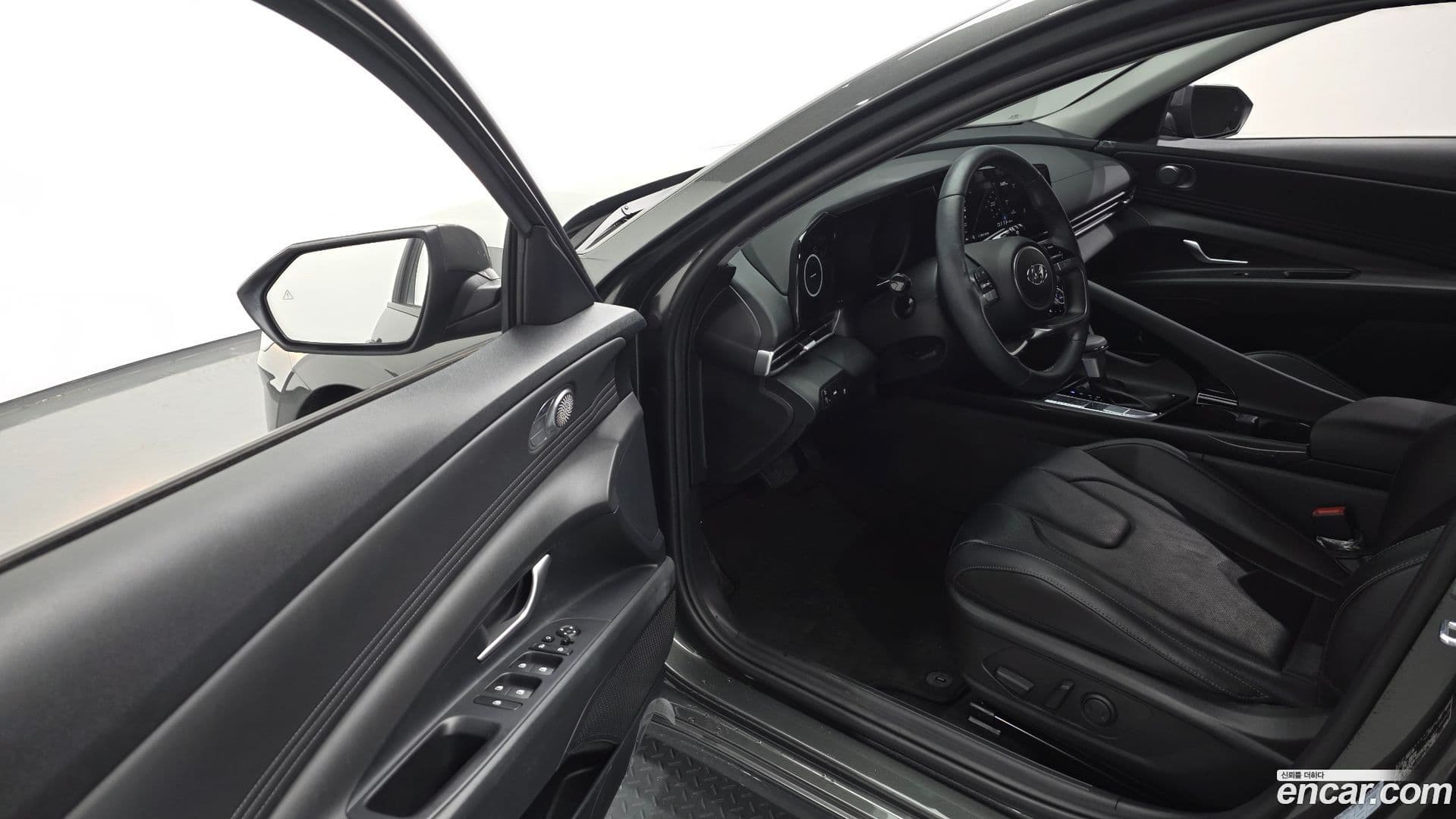 Main__Slider__Photo:AVANTE Hyundai 2022.4-9
