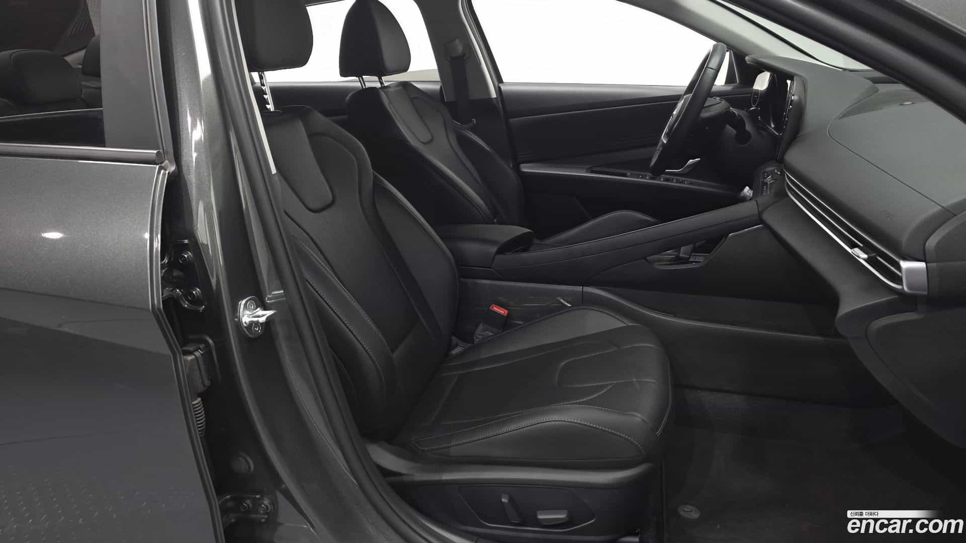 AVANTE Hyundai 2022.4-OPTION-016
