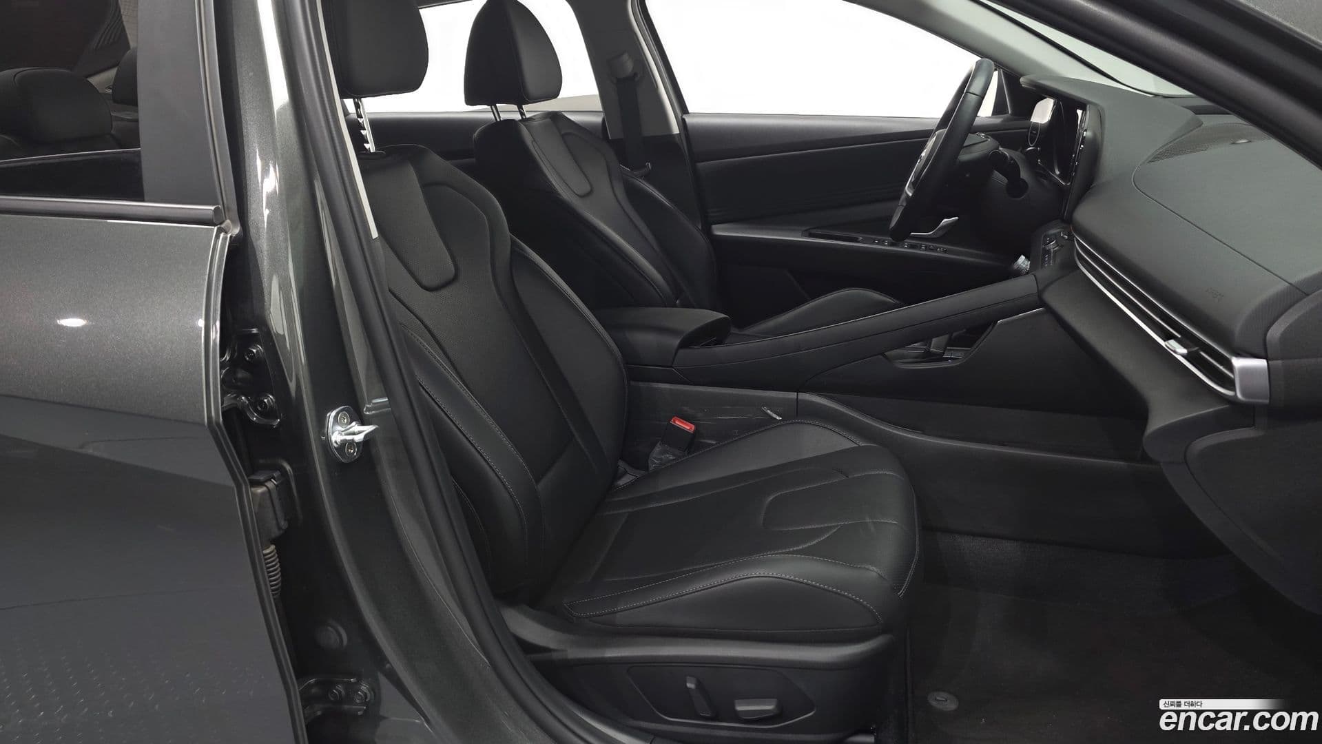 Main__Slider__Photo:AVANTE Hyundai 2022.4-11