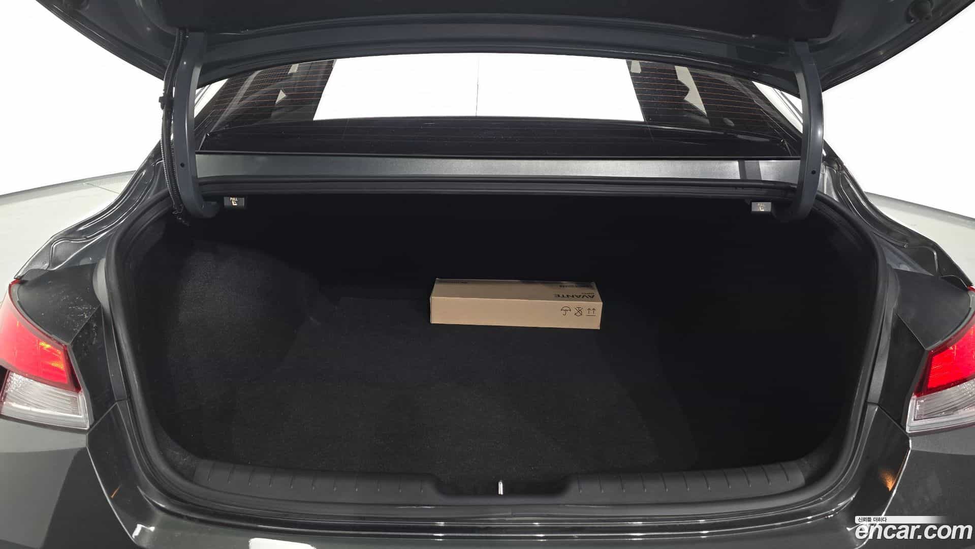AVANTE Hyundai 2022.4-OPTION-024