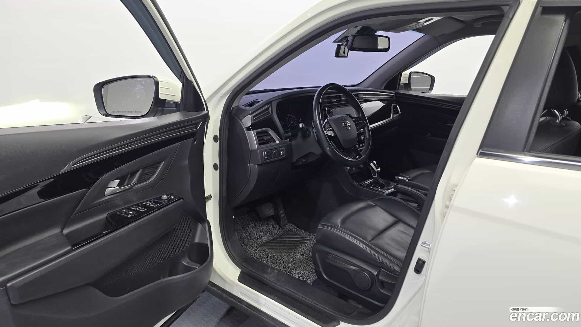 KORANDO KG Mobility 2019.3-INNER-010
