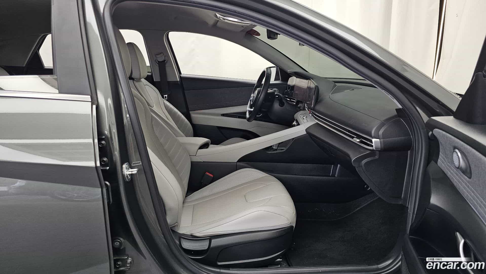 AVANTE Hyundai 2021.3-OPTION-015