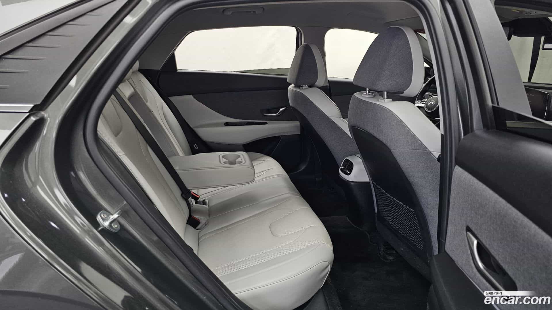 AVANTE Hyundai 2021.3-OPTION-016