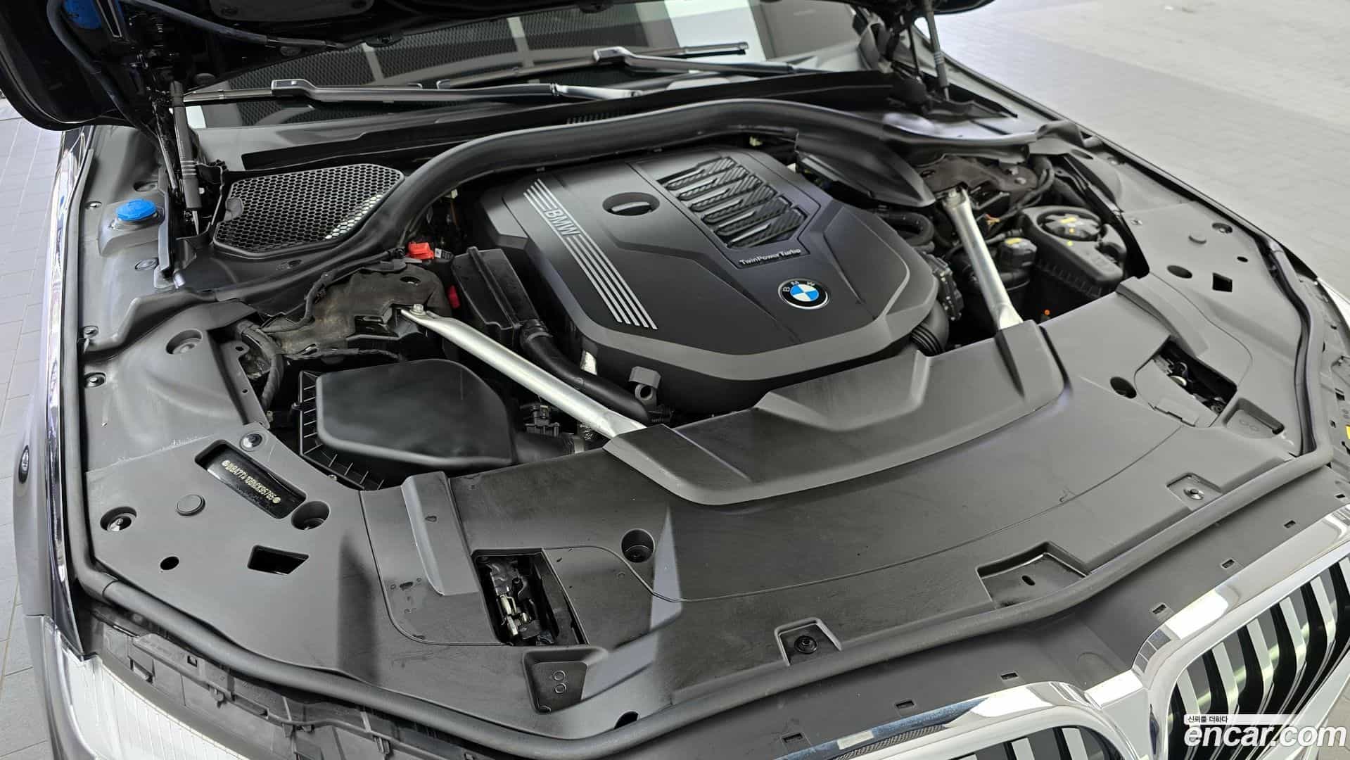 7-Series BMW 2022.7-OUTER-006