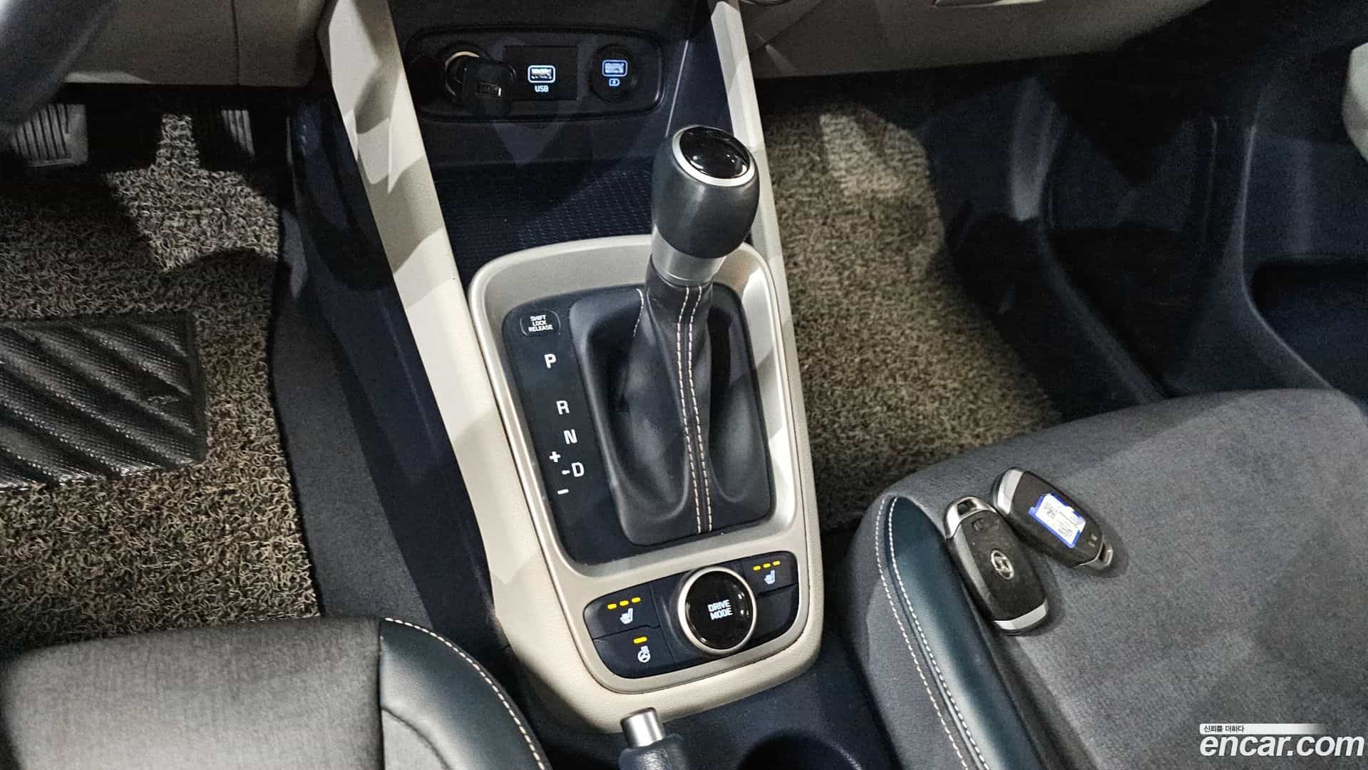 Venue Hyundai 2020.3-INNER-009