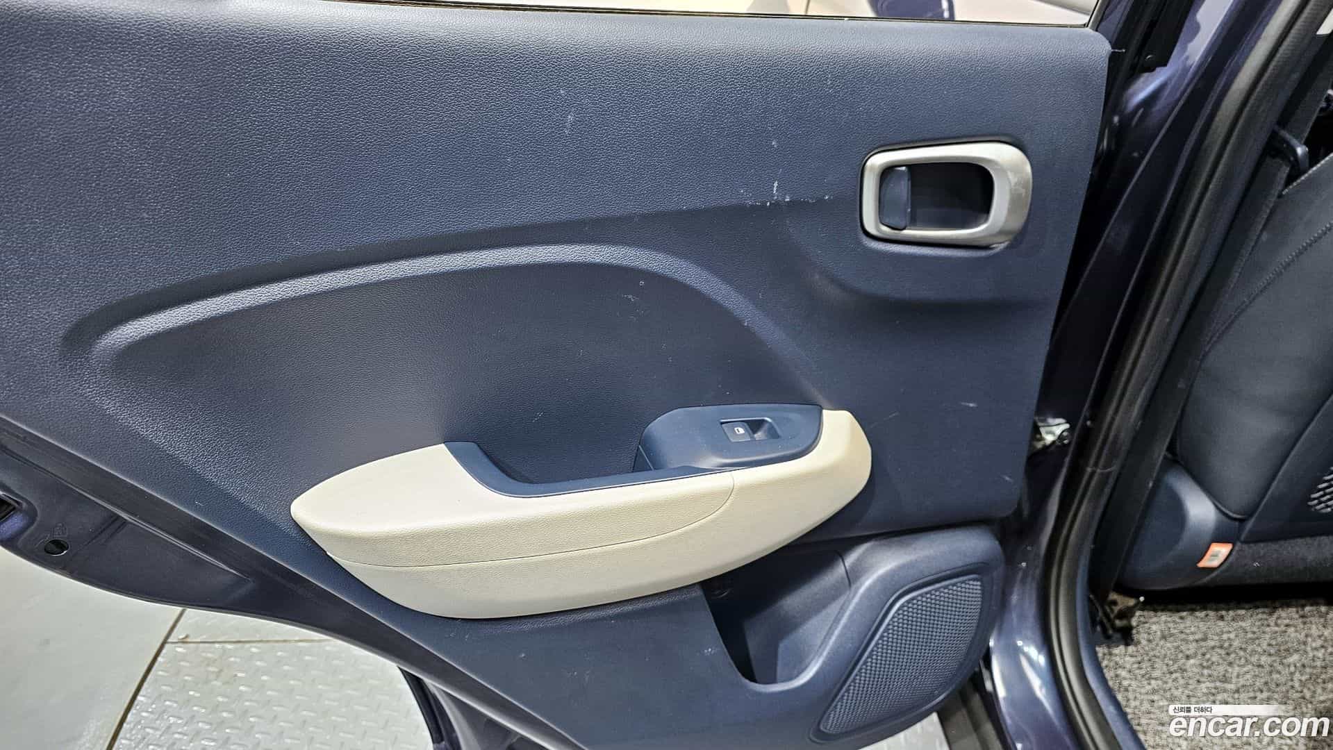 Venue Hyundai 2020.3-INNER-035