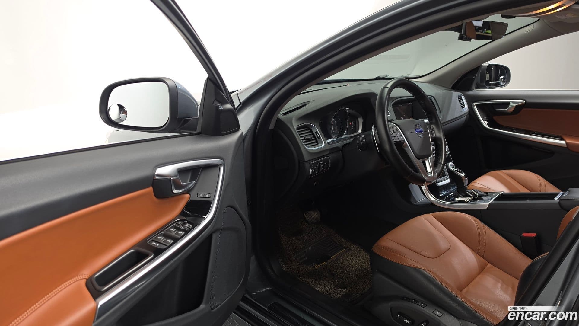 Main__Slider__Photo:S60 Volvo 2018.3-9
