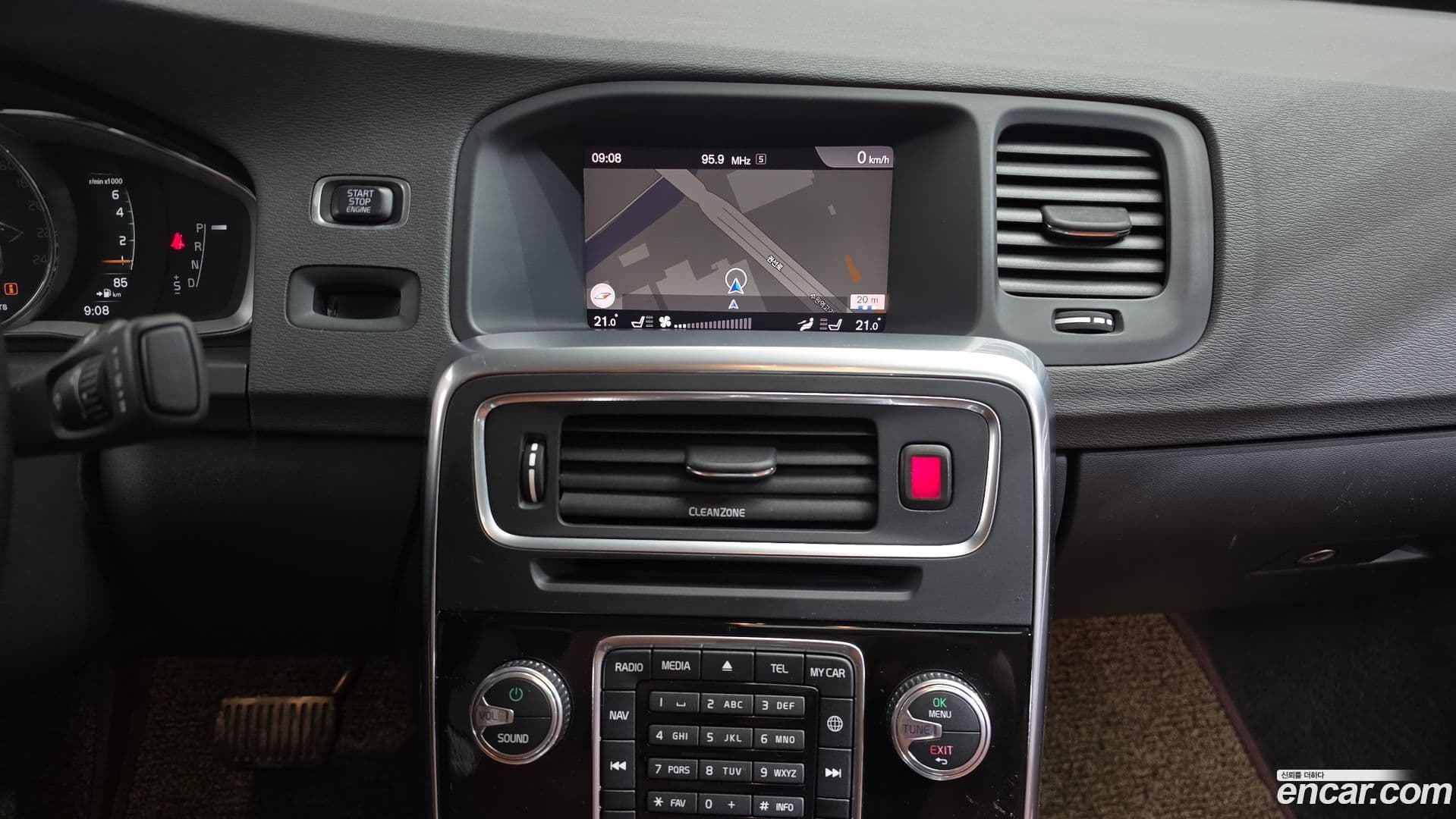 Main__Slider__Photo:S60 Volvo 2018.3-12
