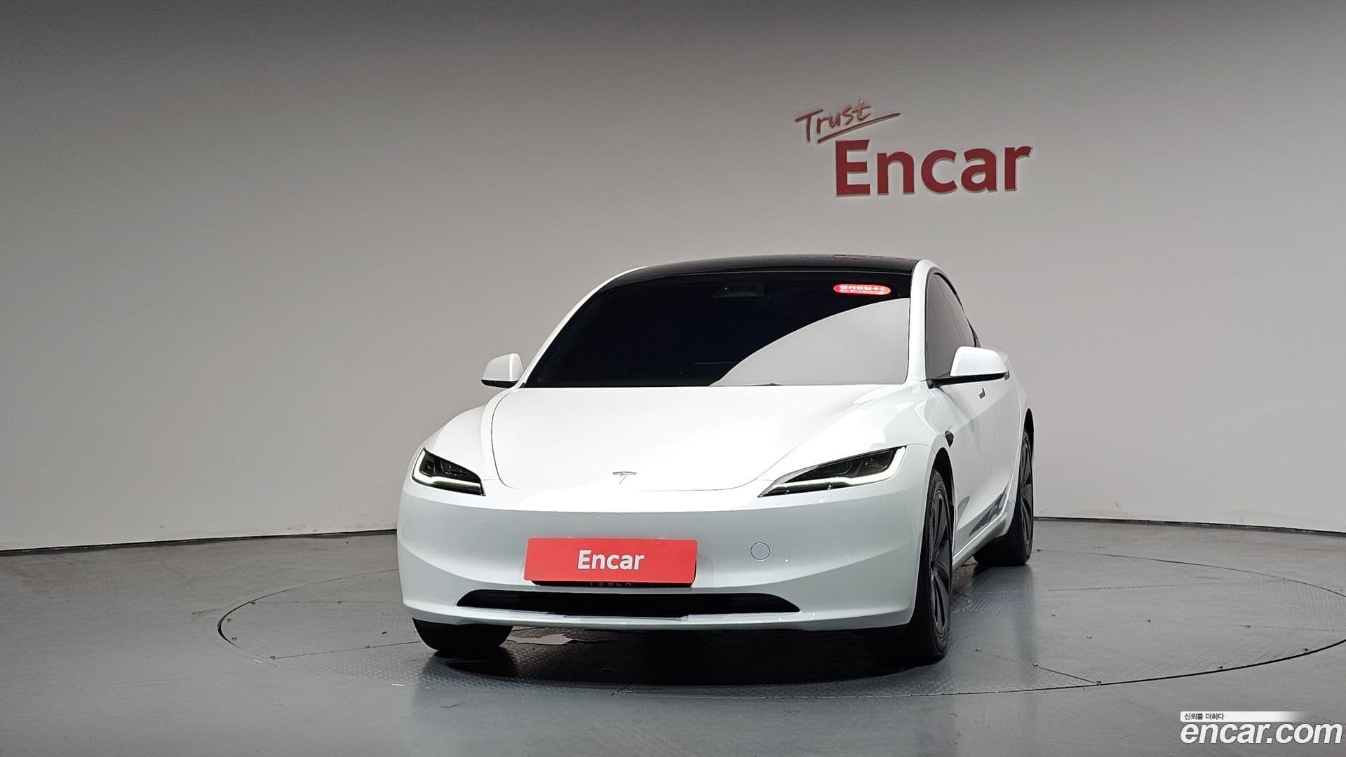 Main__Slider__Photo:Model 3 Tesla 2025.2-2