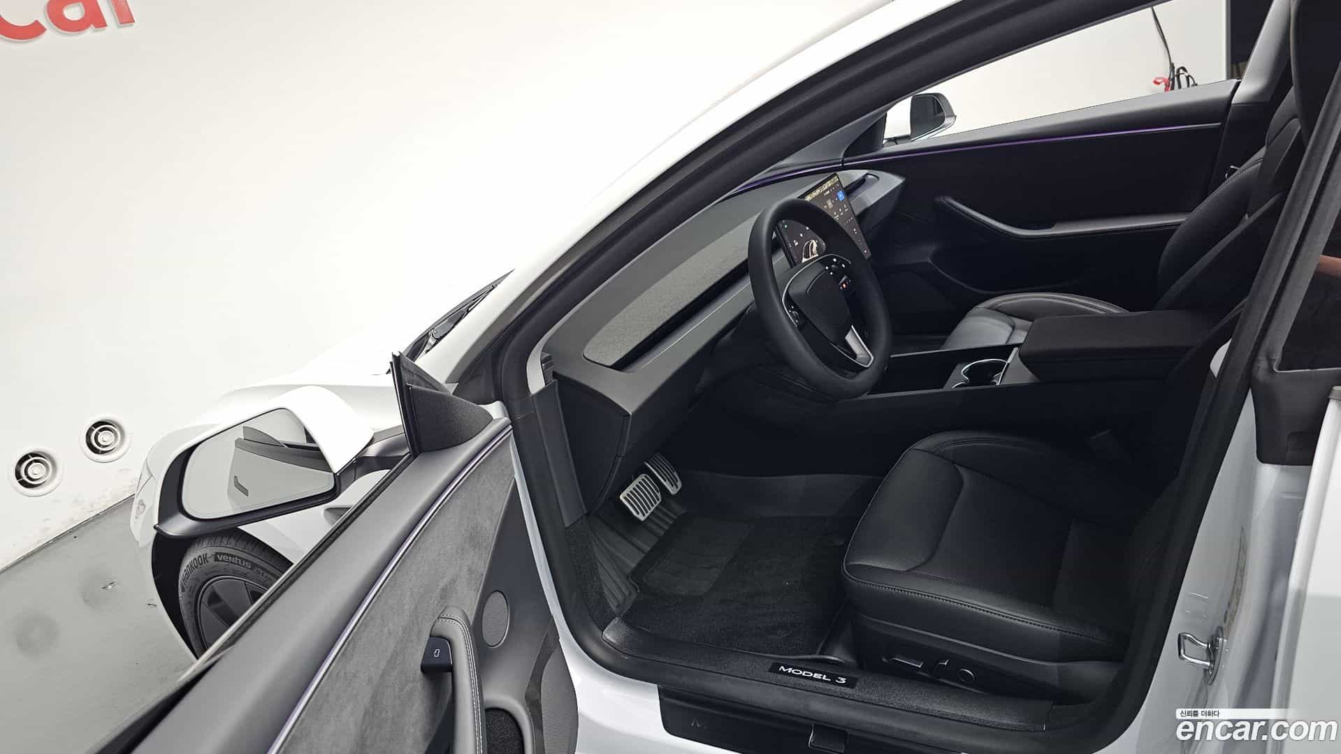 Model 3 Tesla 2025.2-INNER-010