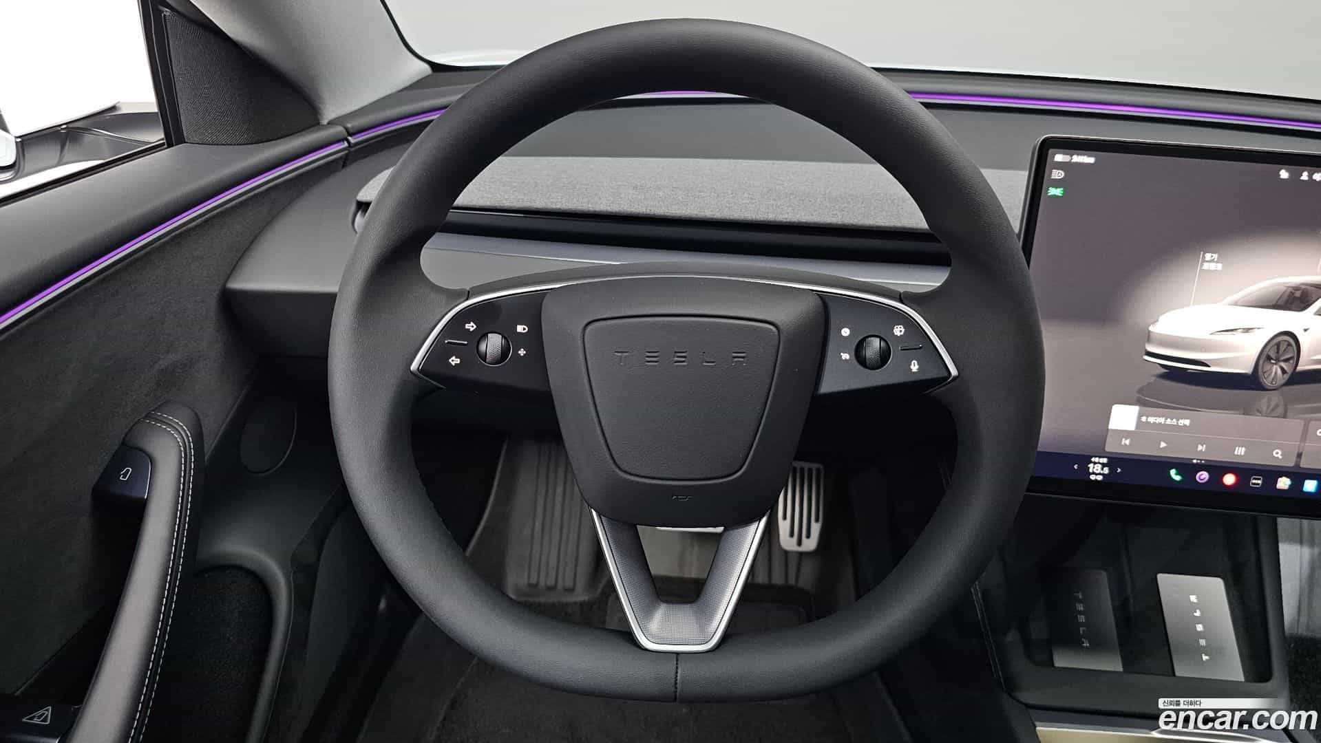 Model 3 Tesla 2025.2-OPTION-017