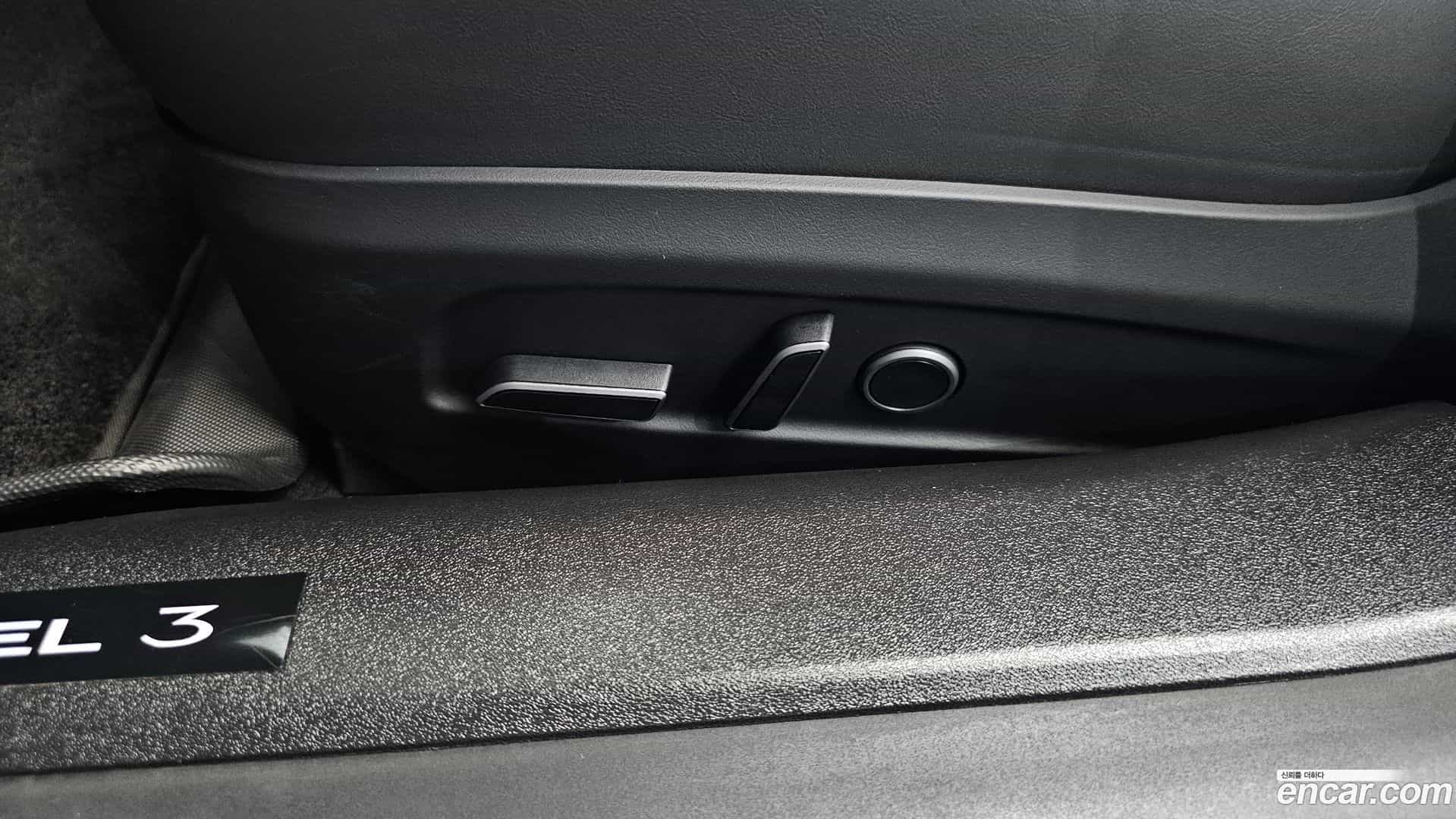 Model 3 Tesla 2025.2-OPTION-046