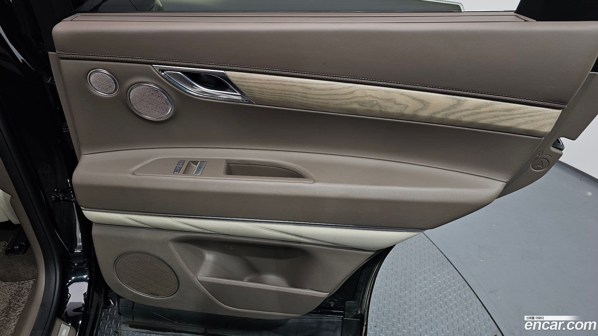 Main__Slider__Photo:GV80 Genesis 2022.6-24