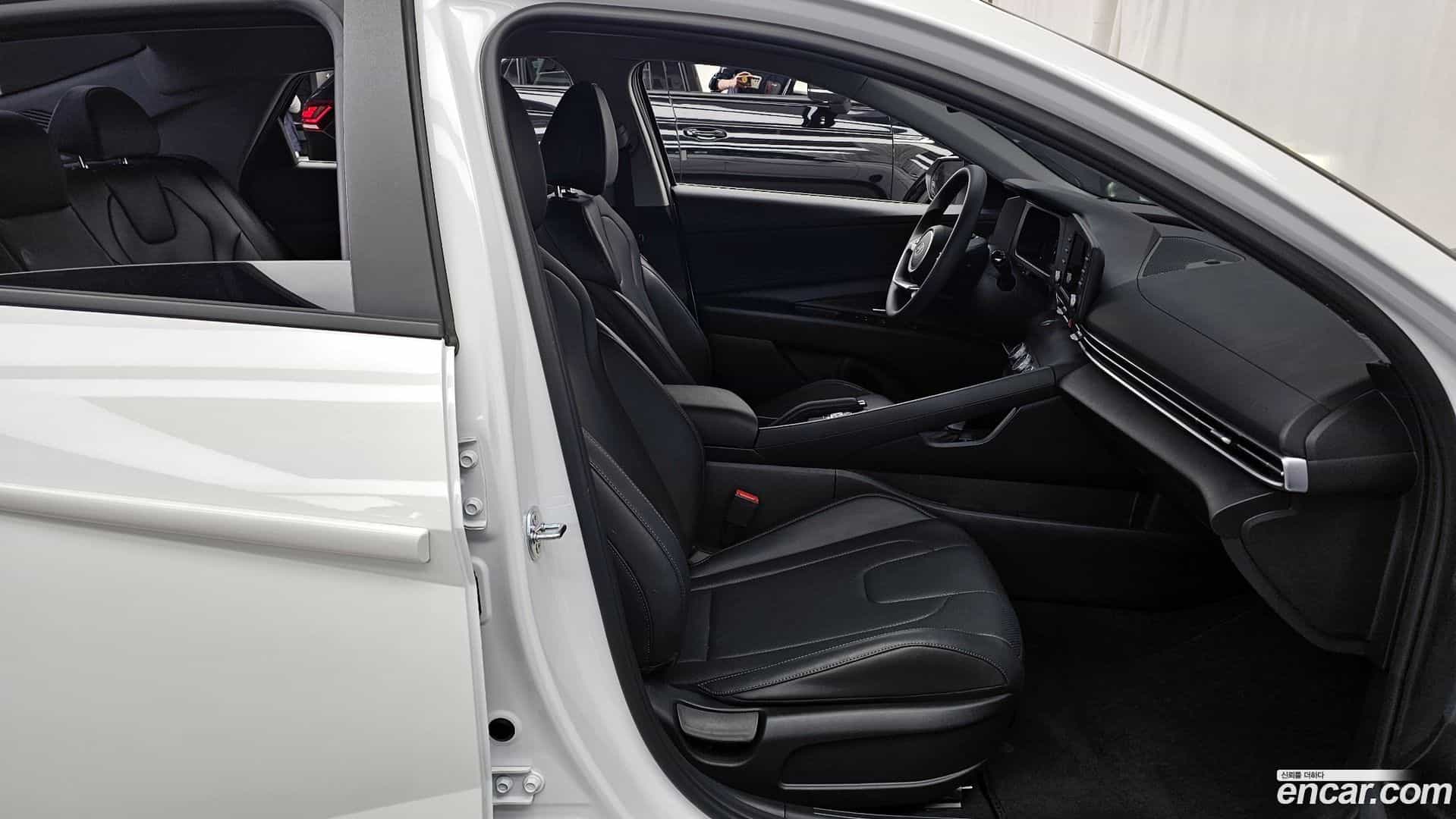 AVANTE Hyundai 2025.8-OPTION-015