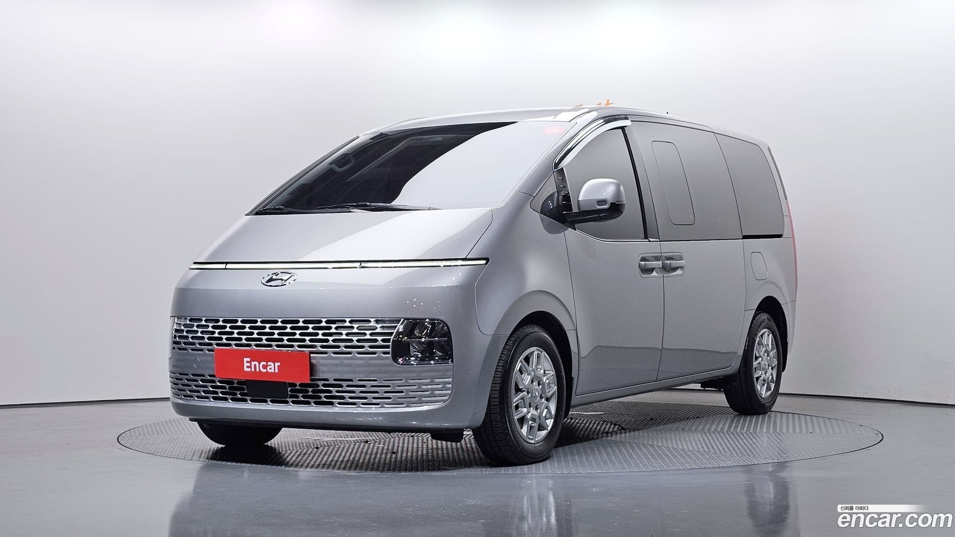 Main__Slider__Photo:Staria Hyundai 2024.0-0