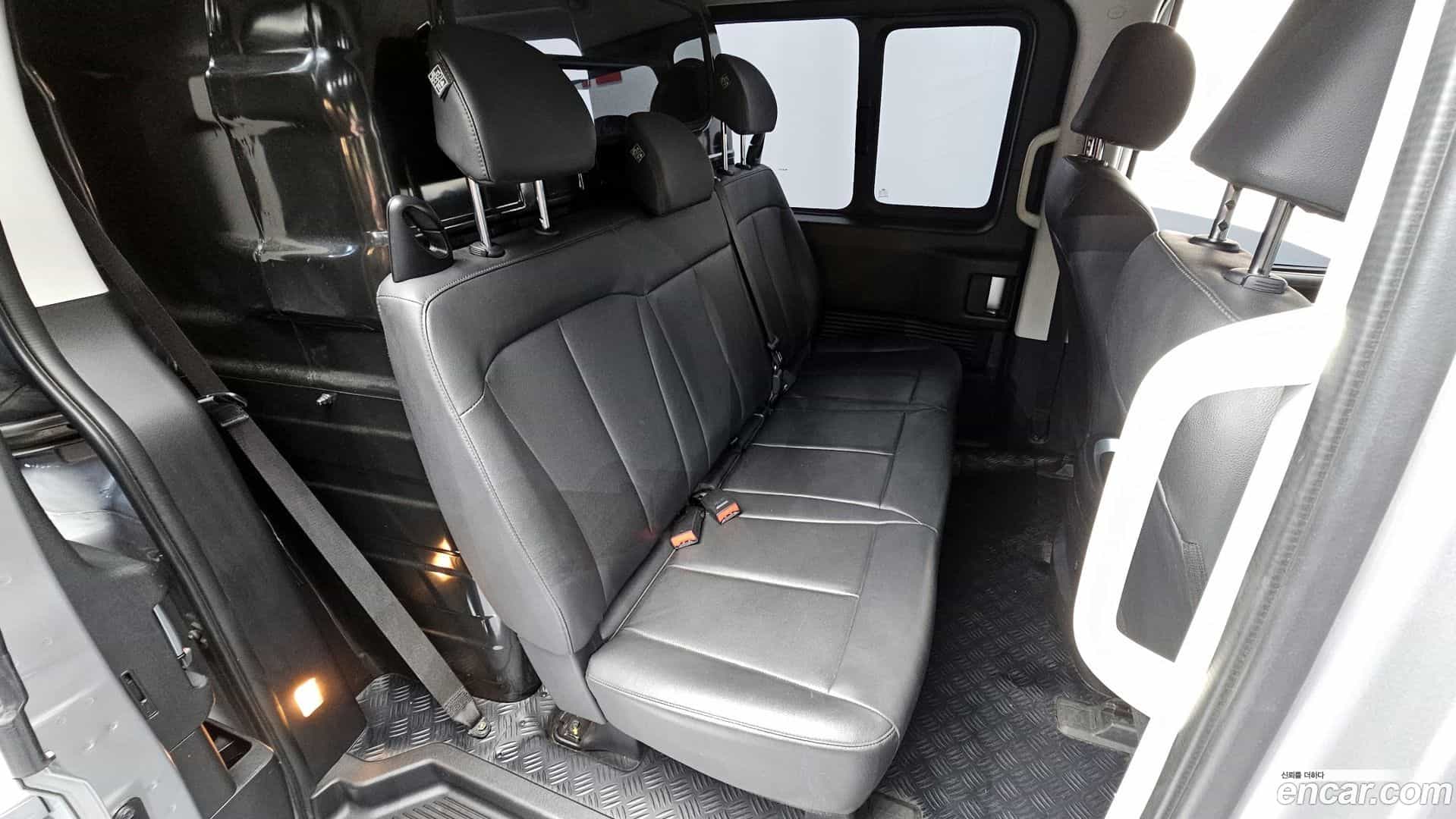 Staria Hyundai 2024.0-OPTION-015