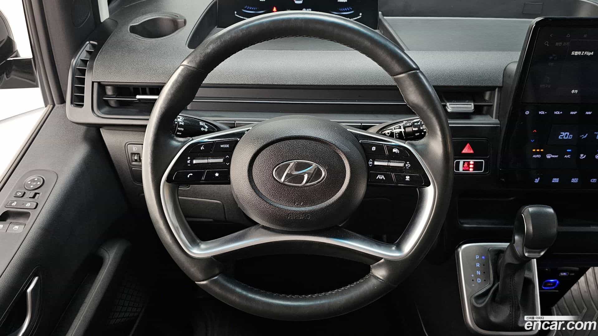 Staria Hyundai 2024.0-OPTION-017