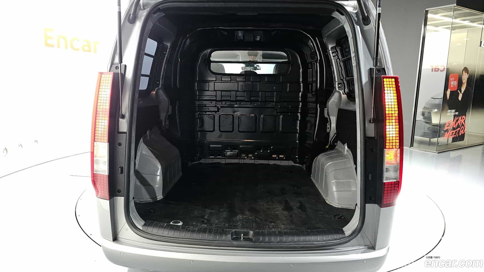 Staria Hyundai 2024.0-OPTION-024