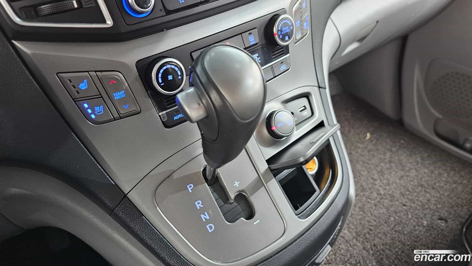 Starex Hyundai 2018.10-INNER-009