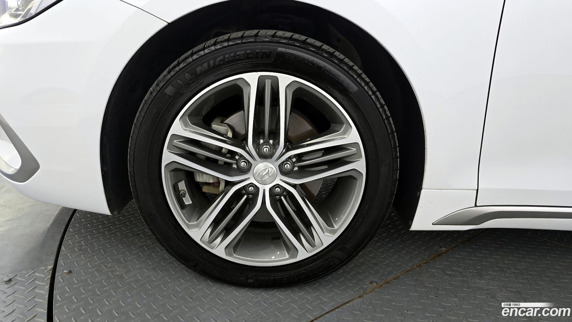 Main__Slider__Photo:Grandeur Hyundai 2017.6-4