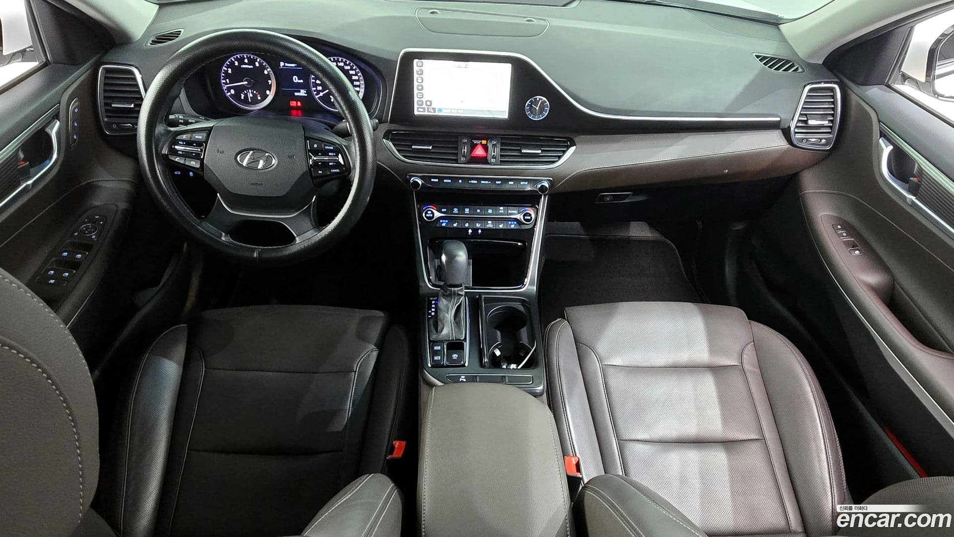 Main__Slider__Photo:Grandeur Hyundai 2017.6-6