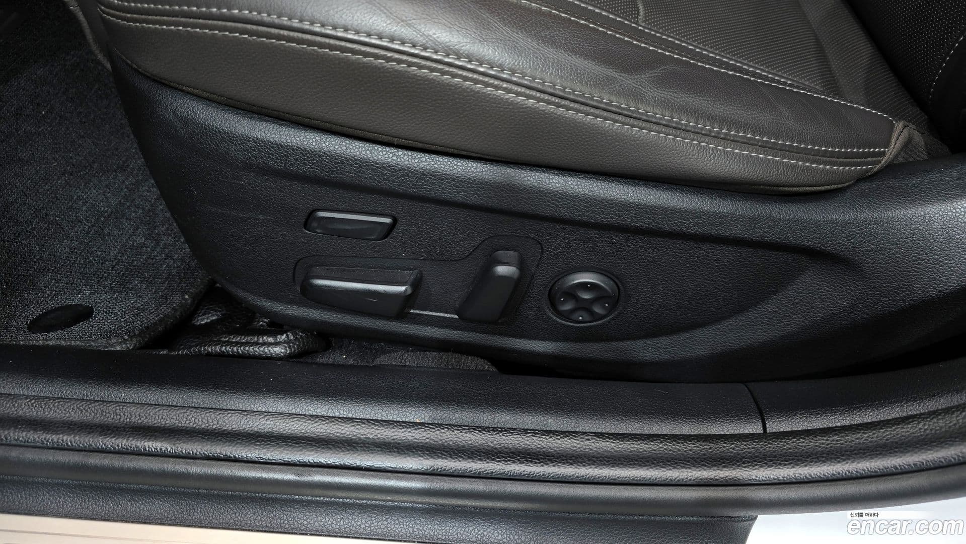 Main__Slider__Photo:Grandeur Hyundai 2017.6-16