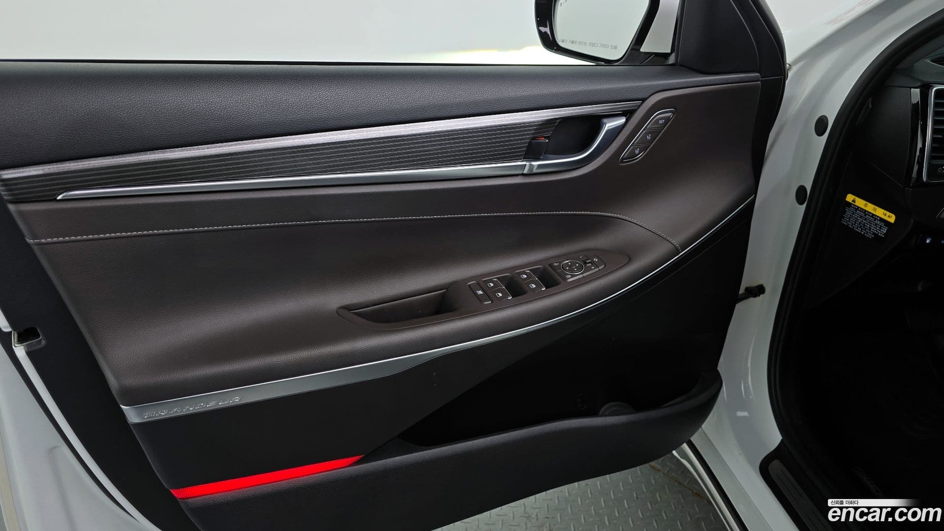 Main__Slider__Photo:Grandeur Hyundai 2017.6-23