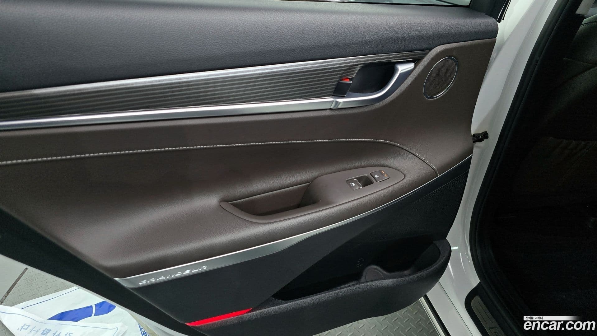 Main__Slider__Photo:Grandeur Hyundai 2017.6-24
