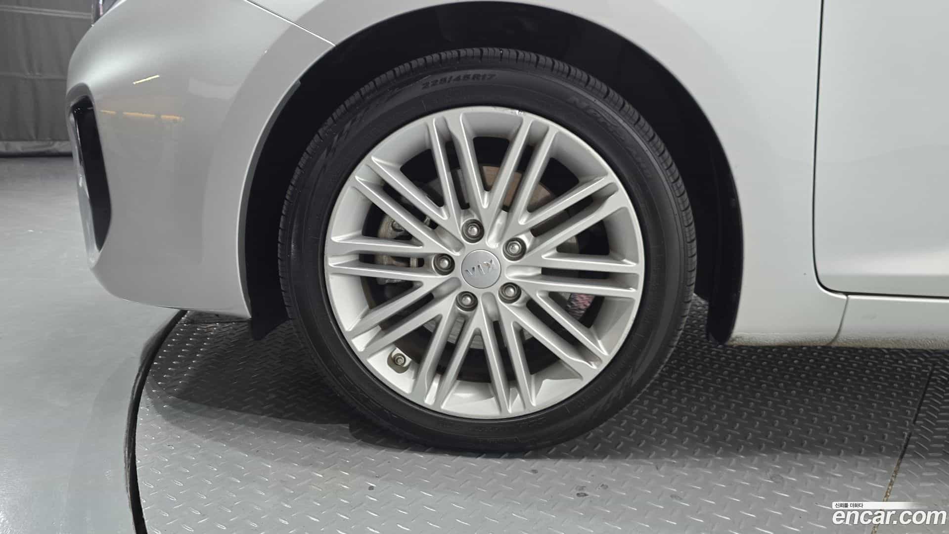 Carens Kia 2017.0-OUTER-005