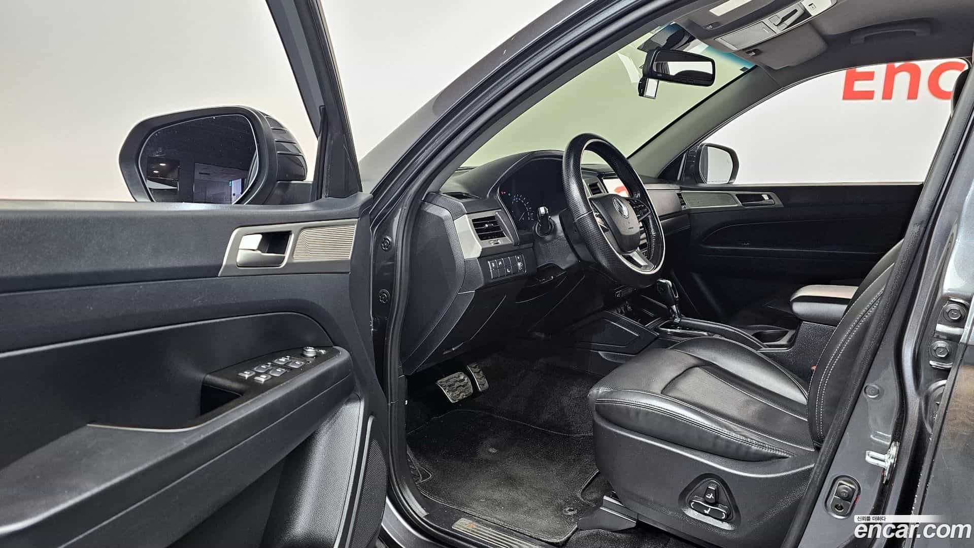 Rexton KG Mobility 2018.7-INNER-010