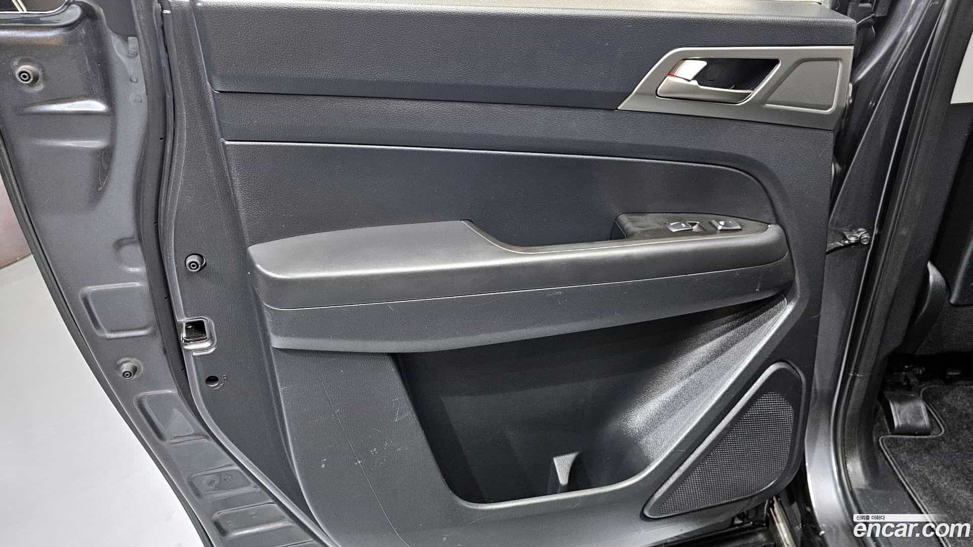 Rexton KG Mobility 2018.7-INNER-035