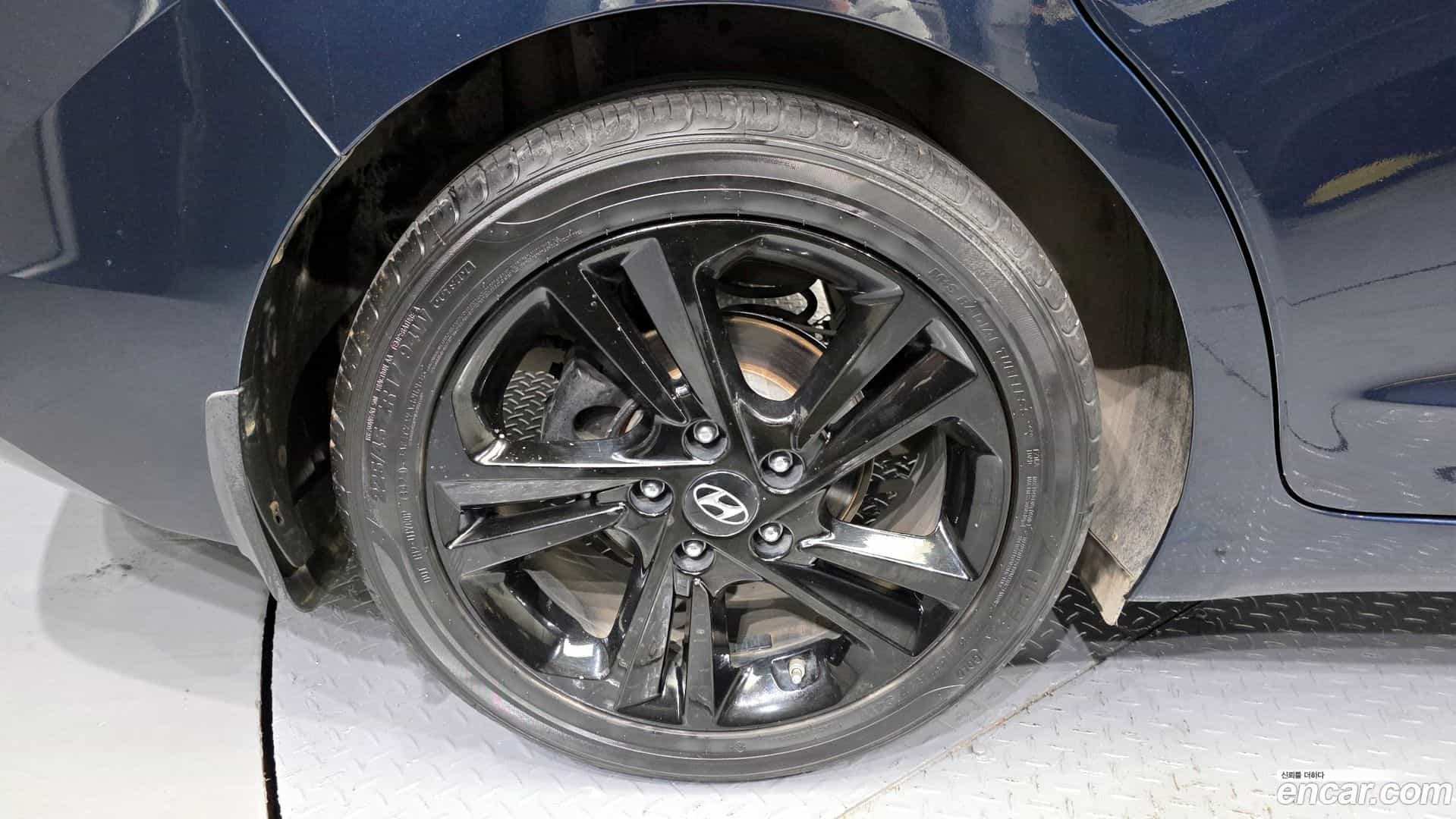 AVANTE Hyundai 2019.0-OUTER-005