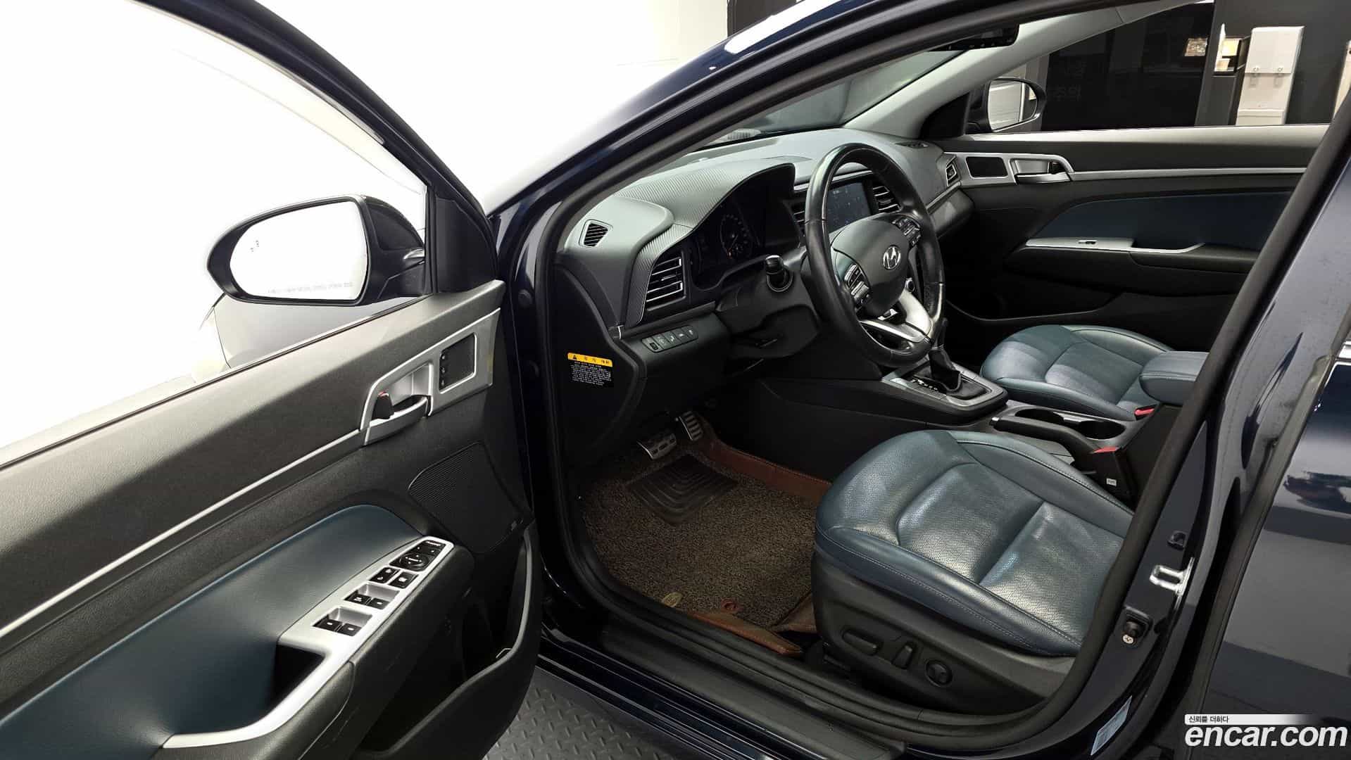 AVANTE Hyundai 2019.0-INNER-010
