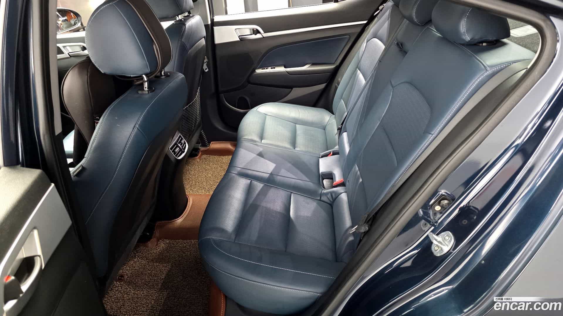 AVANTE Hyundai 2019.0-OPTION-016