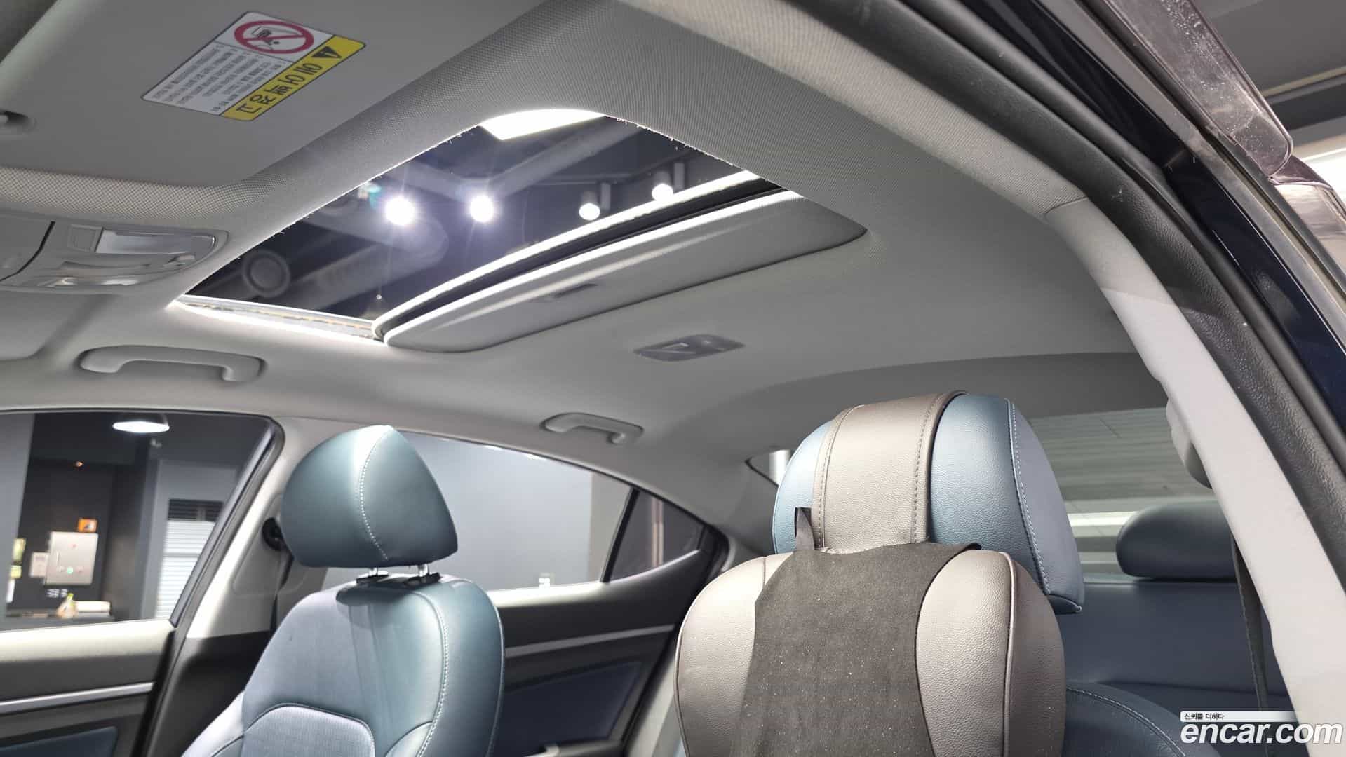 AVANTE Hyundai 2019.0-OPTION-021