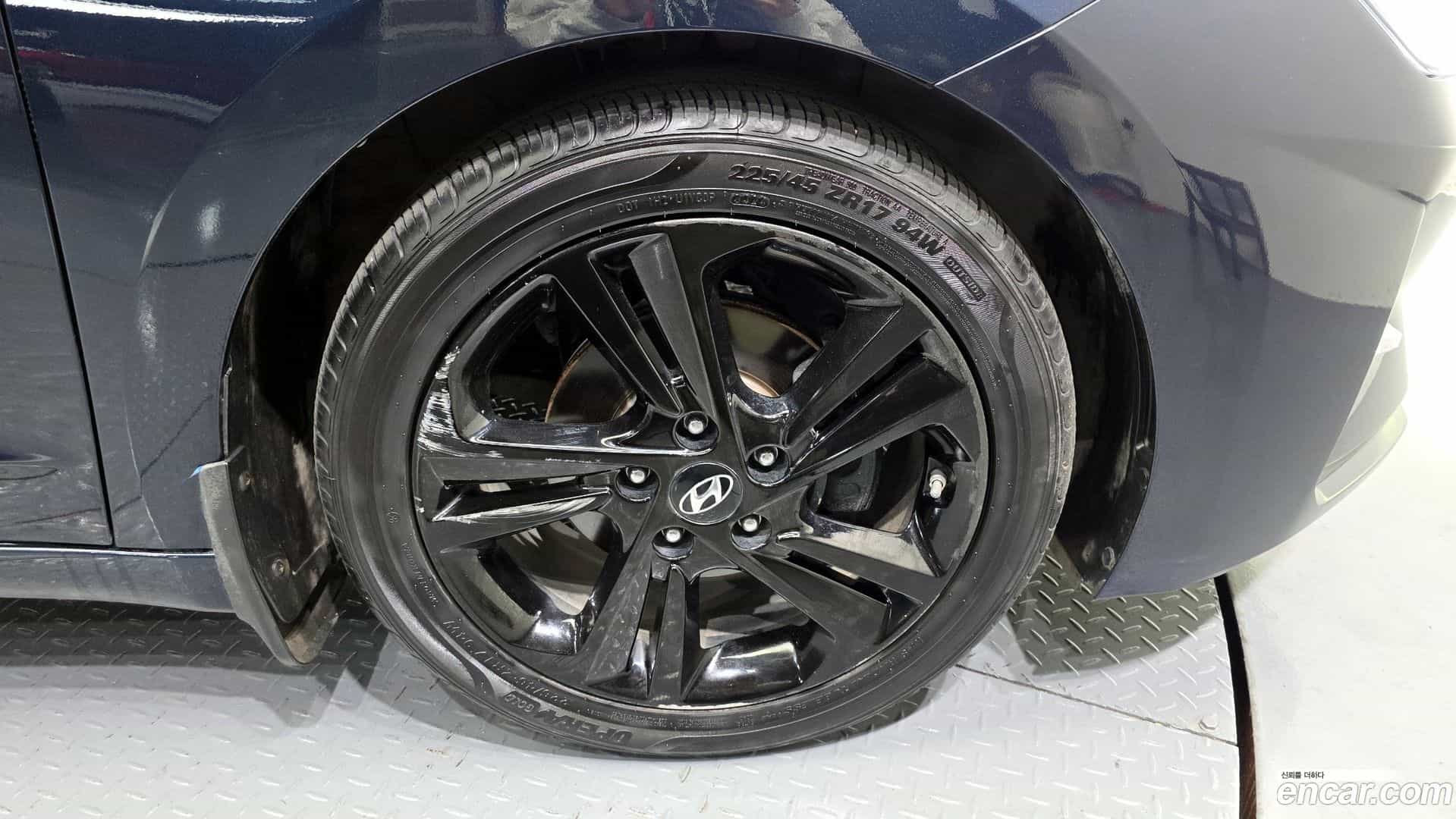 AVANTE Hyundai 2019.0-OUTER-031