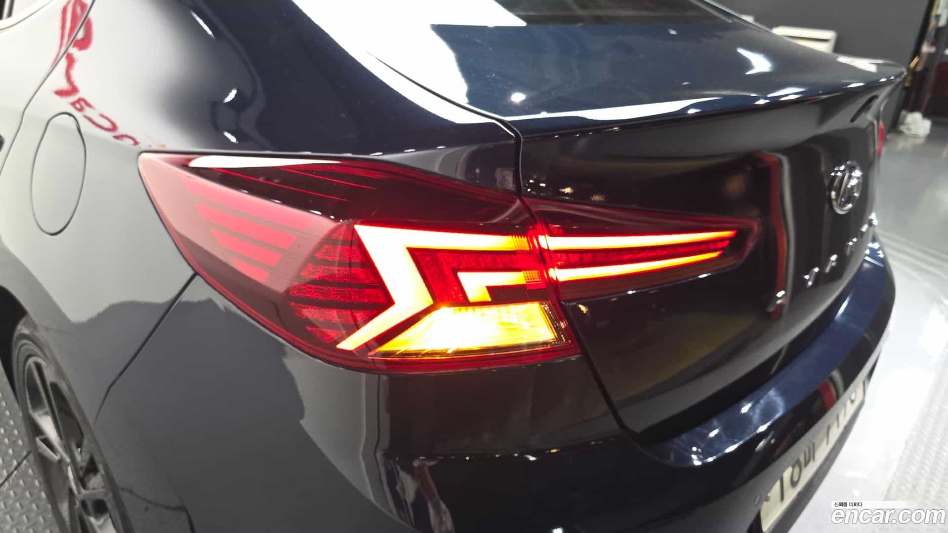 AVANTE Hyundai 2019.0-OUTER-033