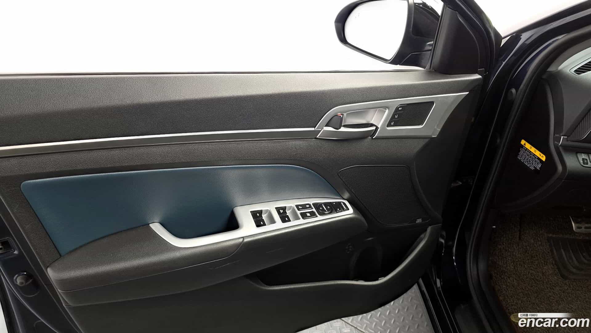 AVANTE Hyundai 2019.0-INNER-034