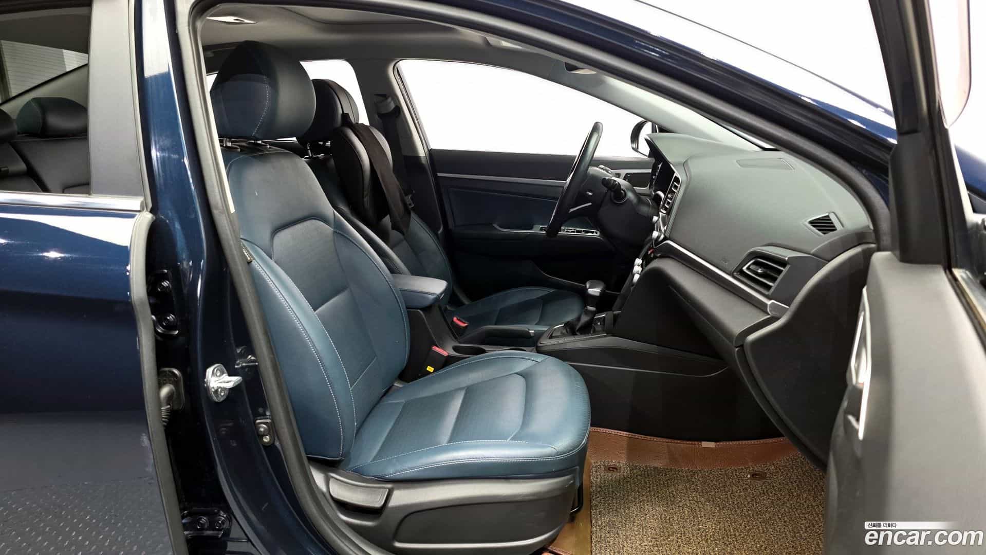 AVANTE Hyundai 2019.0-INNER-036