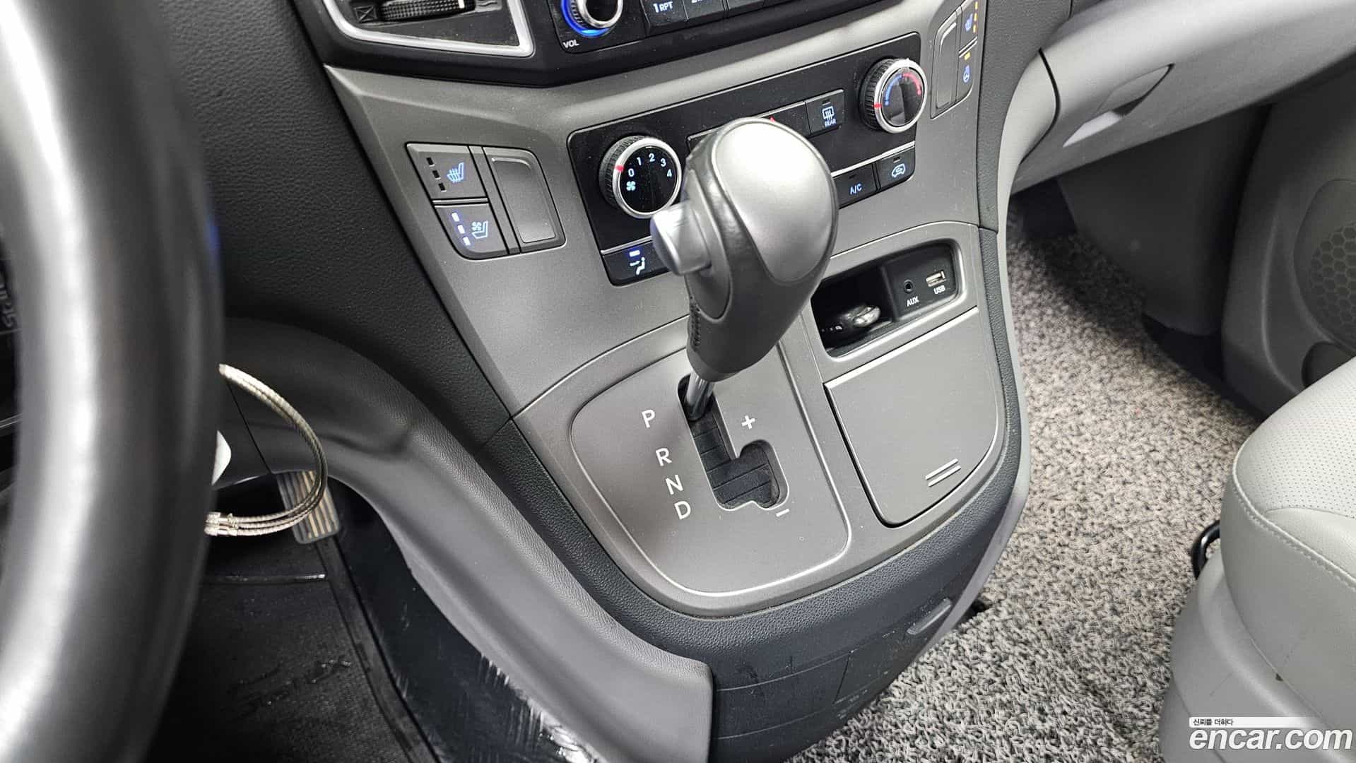 Starex Hyundai 2017.4-INNER-009
