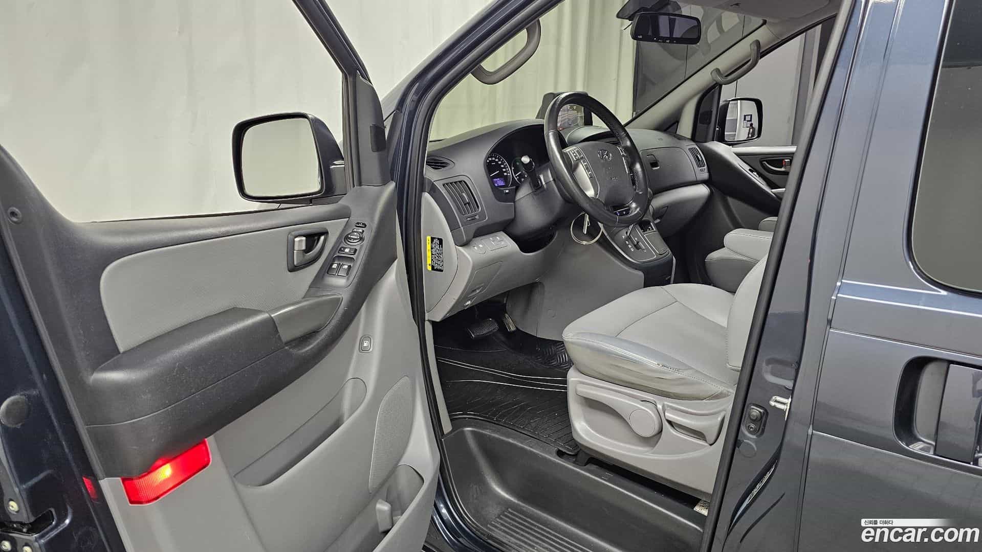 Starex Hyundai 2017.4-INNER-010