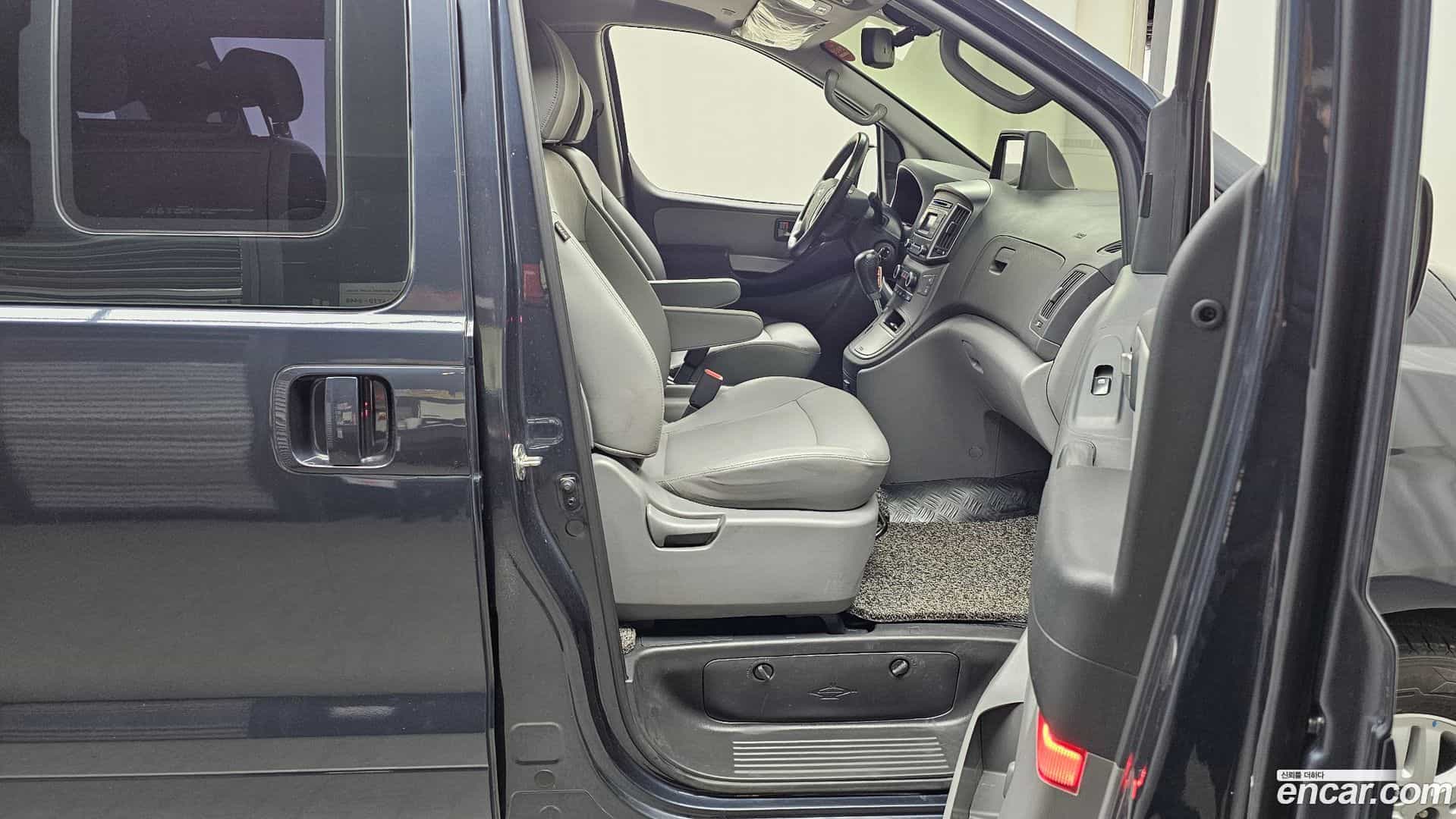Starex Hyundai 2017.4-OPTION-015