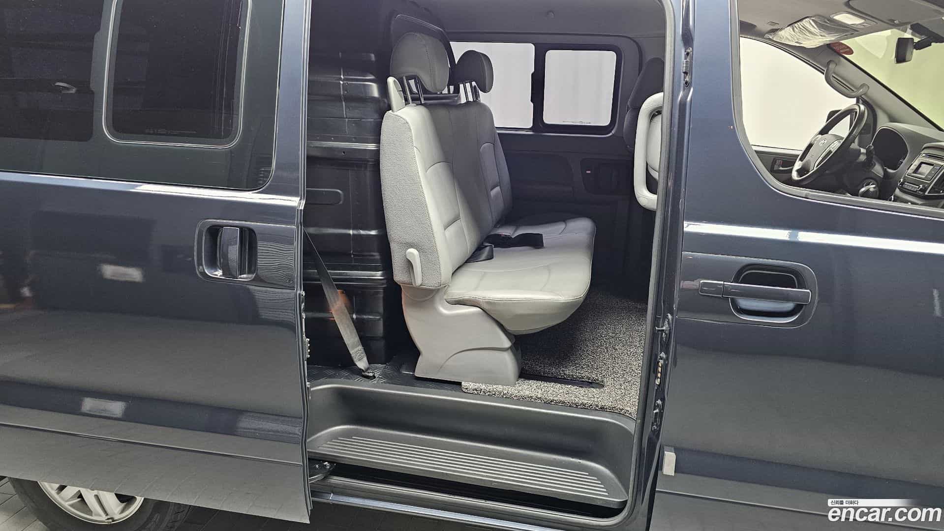Starex Hyundai 2017.4-OPTION-016