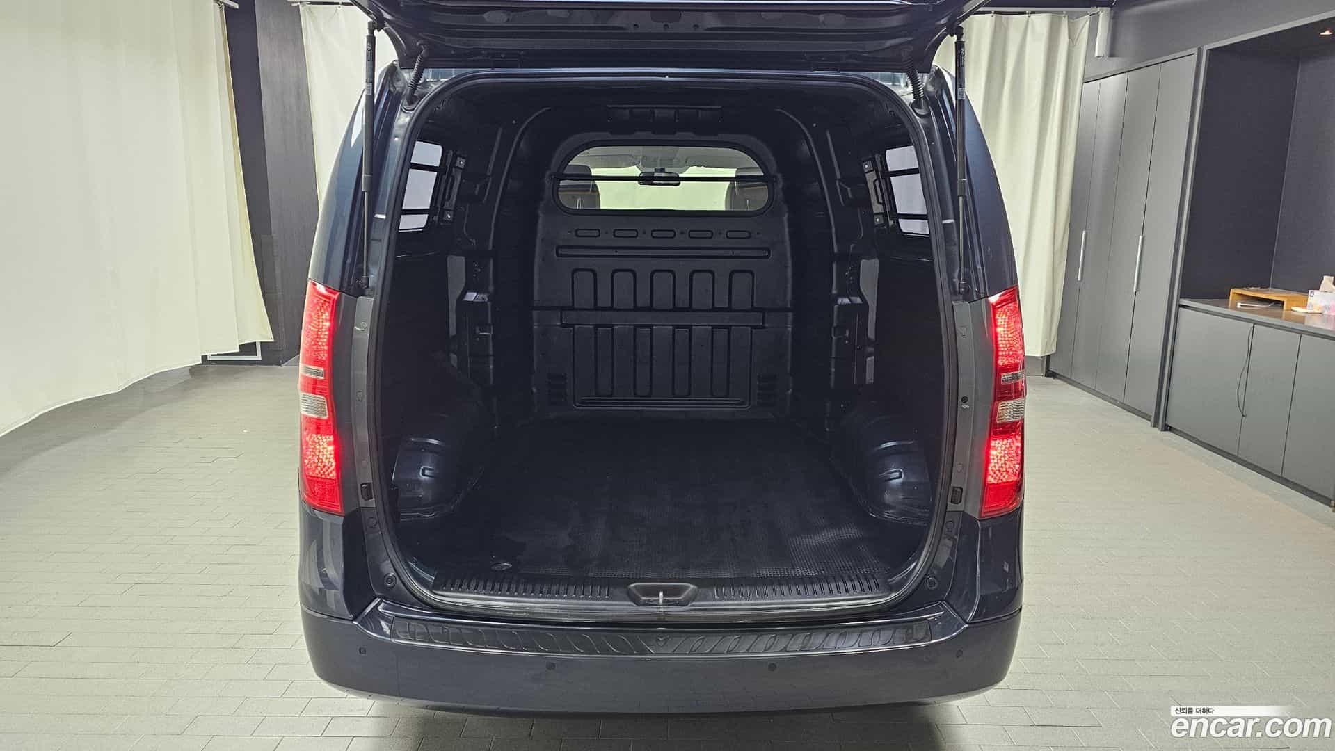 Starex Hyundai 2017.4-OPTION-024
