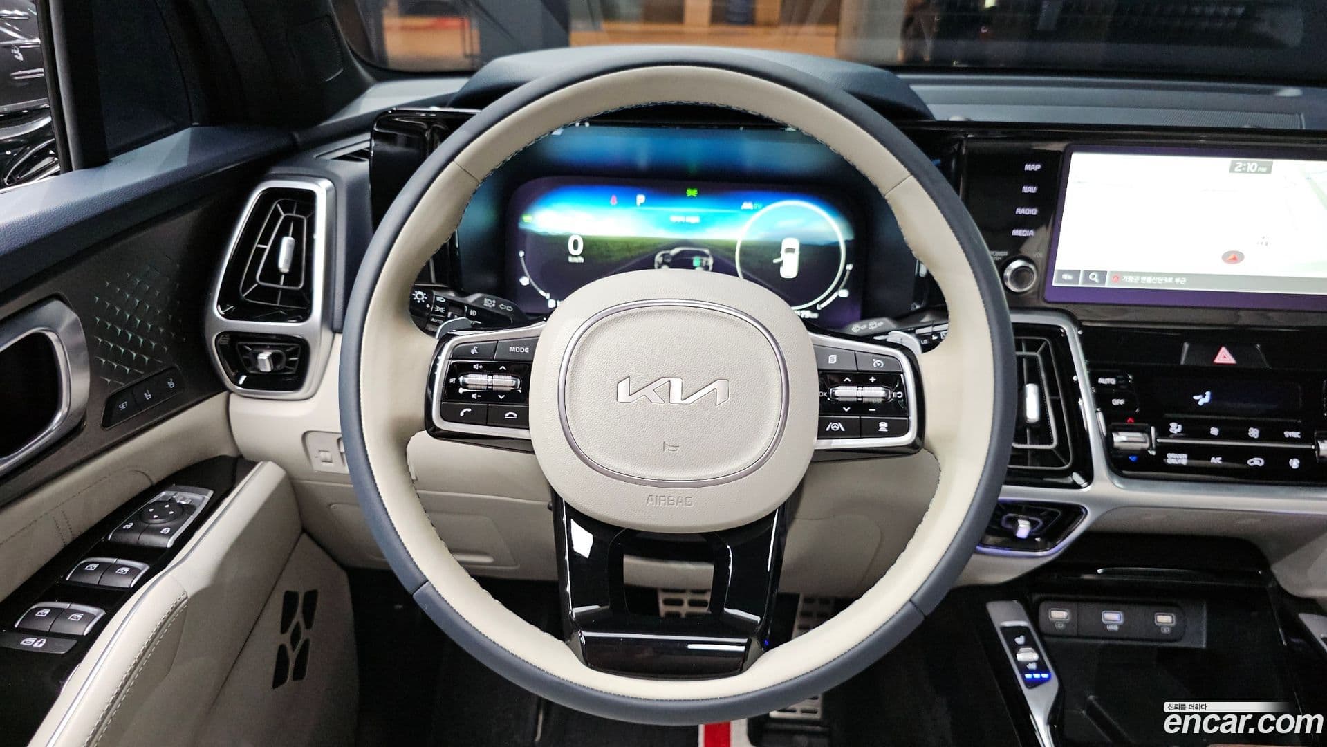 Main__Slider__Photo:Sorento Kia 2021.7-12