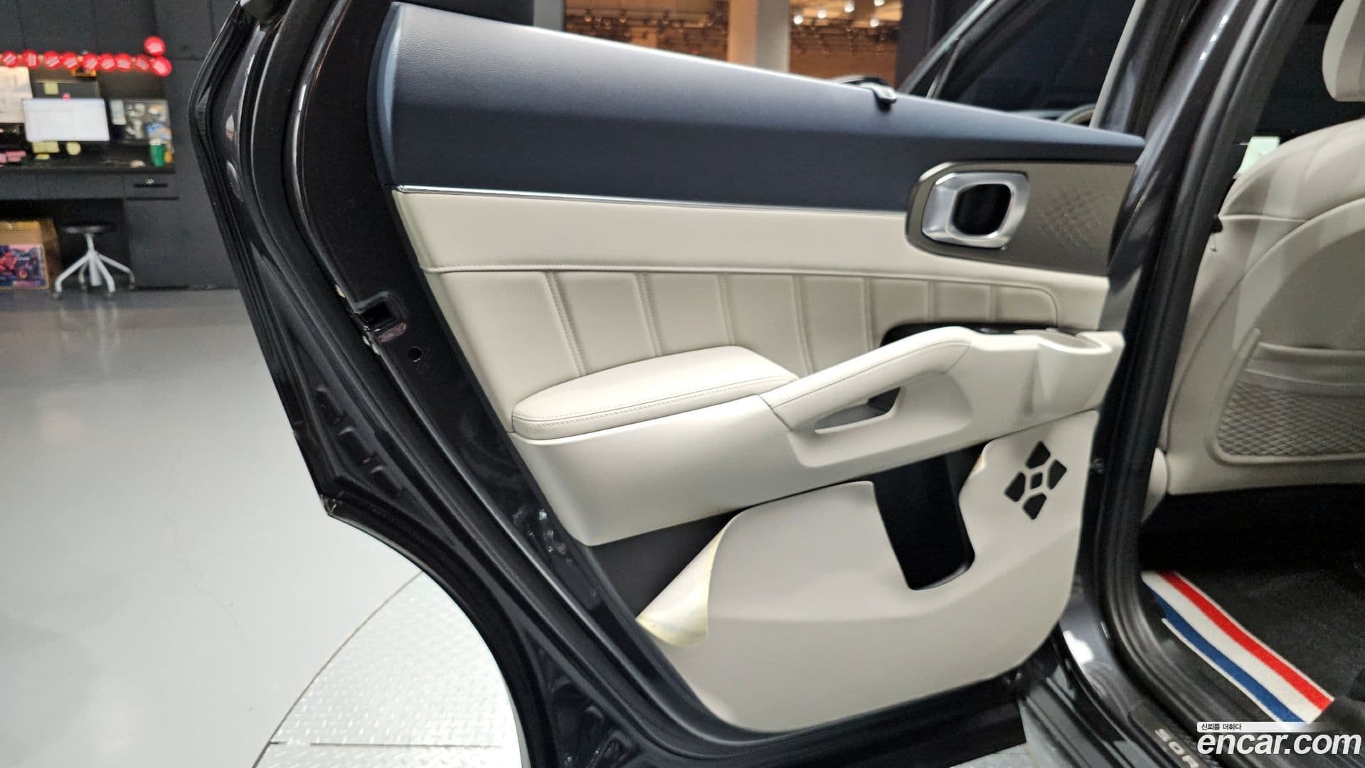 Main__Slider__Photo:Sorento Kia 2021.7-24